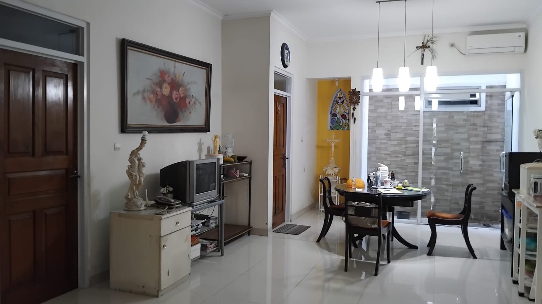 Rumah 1 1/4 lantai siap huni , semi Furnish, lokasi Ok di Gading Putih Raya 