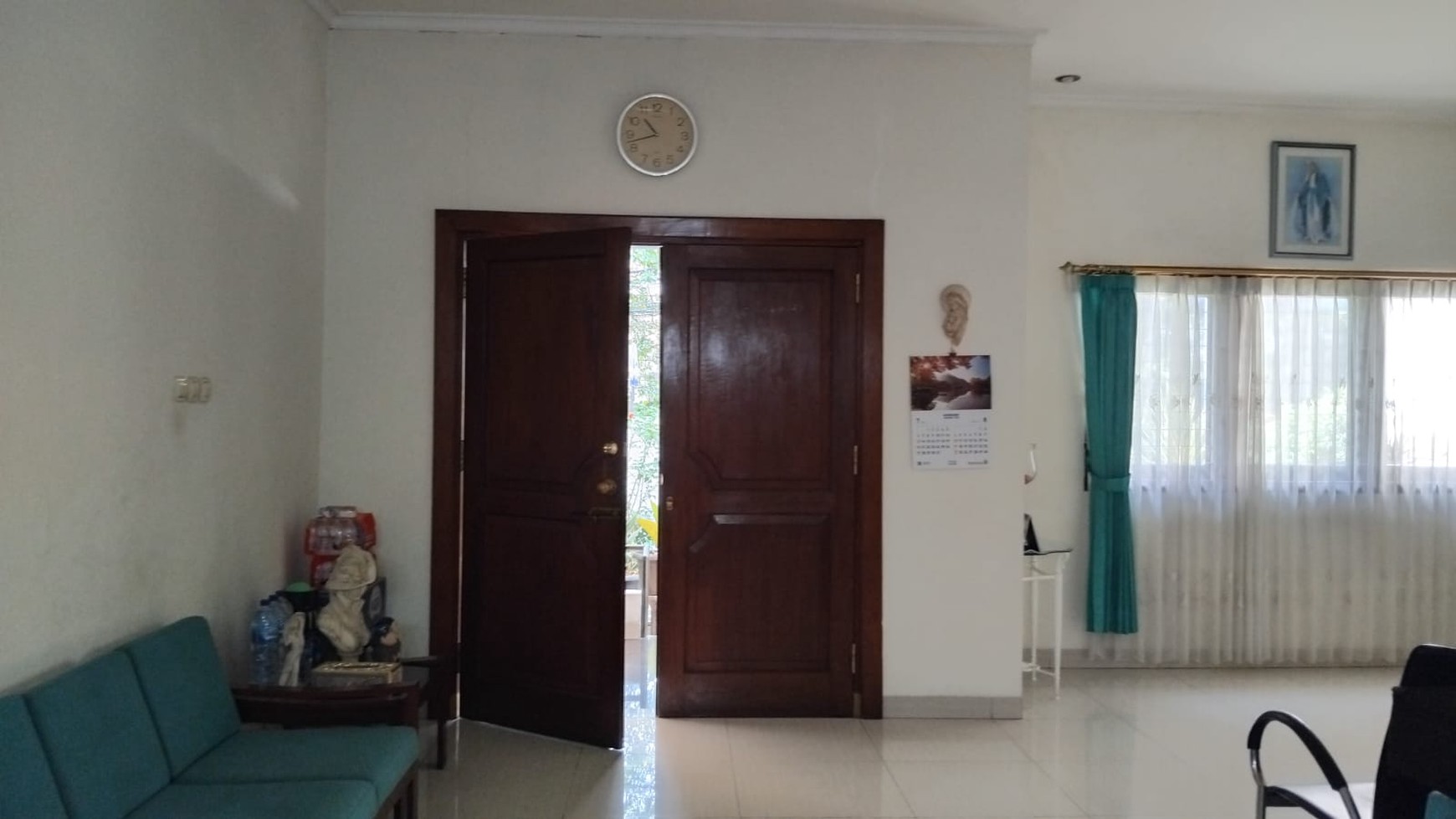 Rumah 1 1/4 lantai siap huni , semi Furnish, lokasi Ok di Gading Putih Raya 