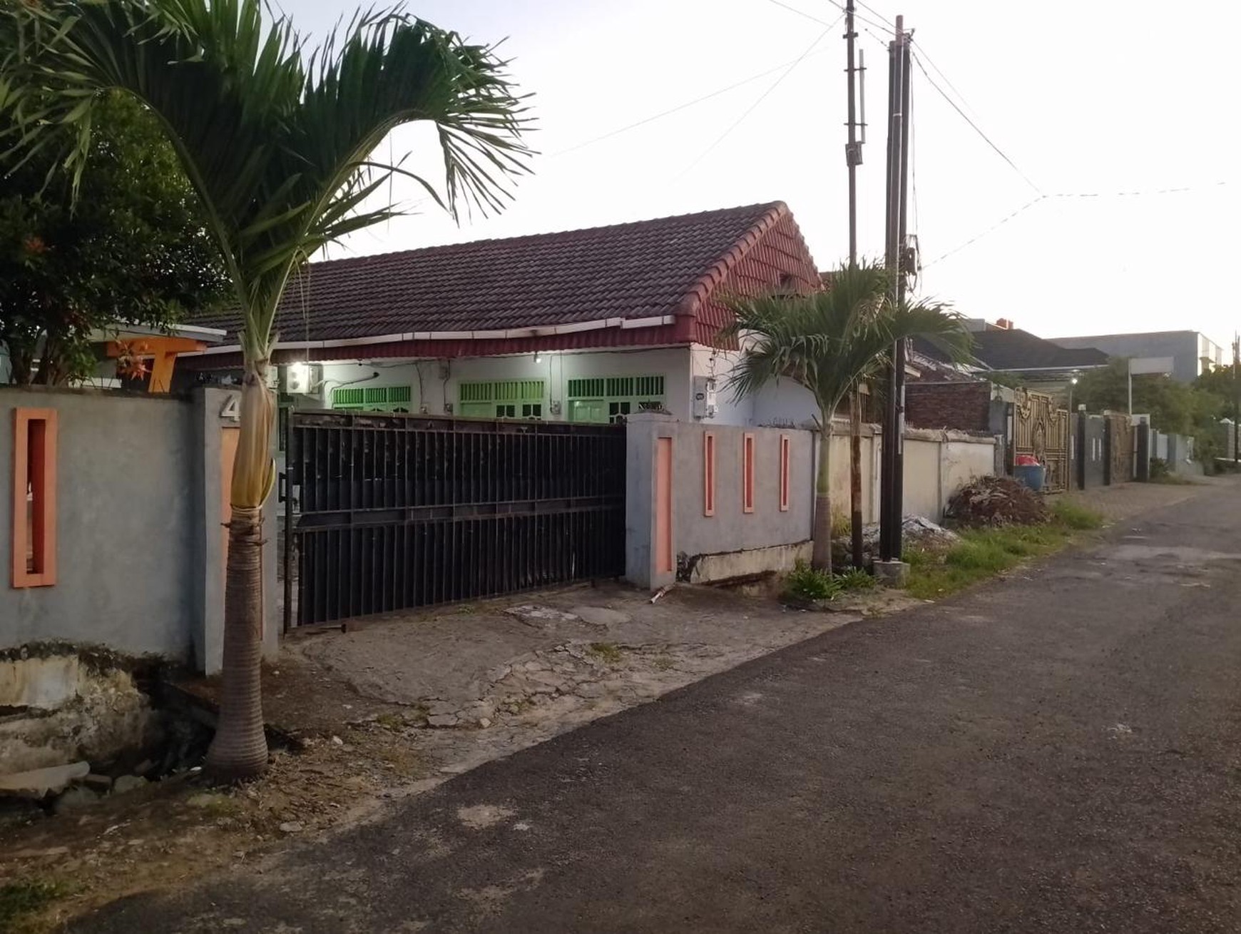 JUAL CEPAT ! Rumah 1 Lantai dan Kost 6 Pintu di Pahoman Bandar Lampung