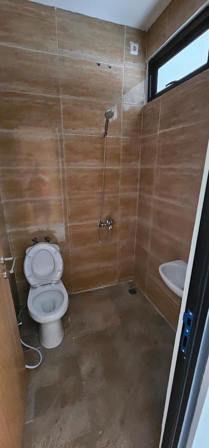 Dijual Rumah Cantik 2 Lantai Siap Huni! Lokasi Strategis di BSD, Tangerang Selatan