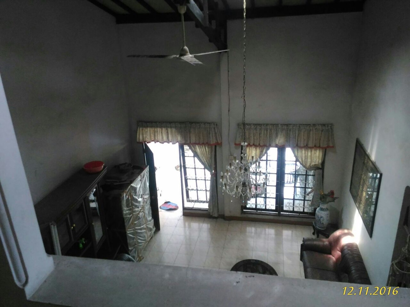 Rumah halaman luas lokasi strategis dekat dengan bintaro.