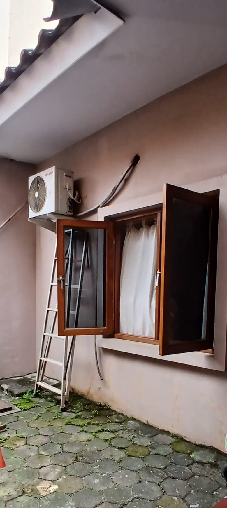 Rumah 1 lantai, rapih siap huni dalam Cluster di Jombang.