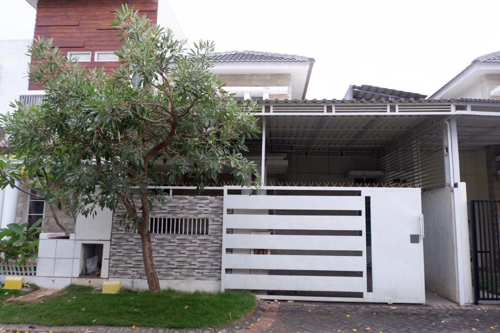 Dijual Rumah Sidoarjo Siap Huni di Puri Surya Jaya Cluster Valencia