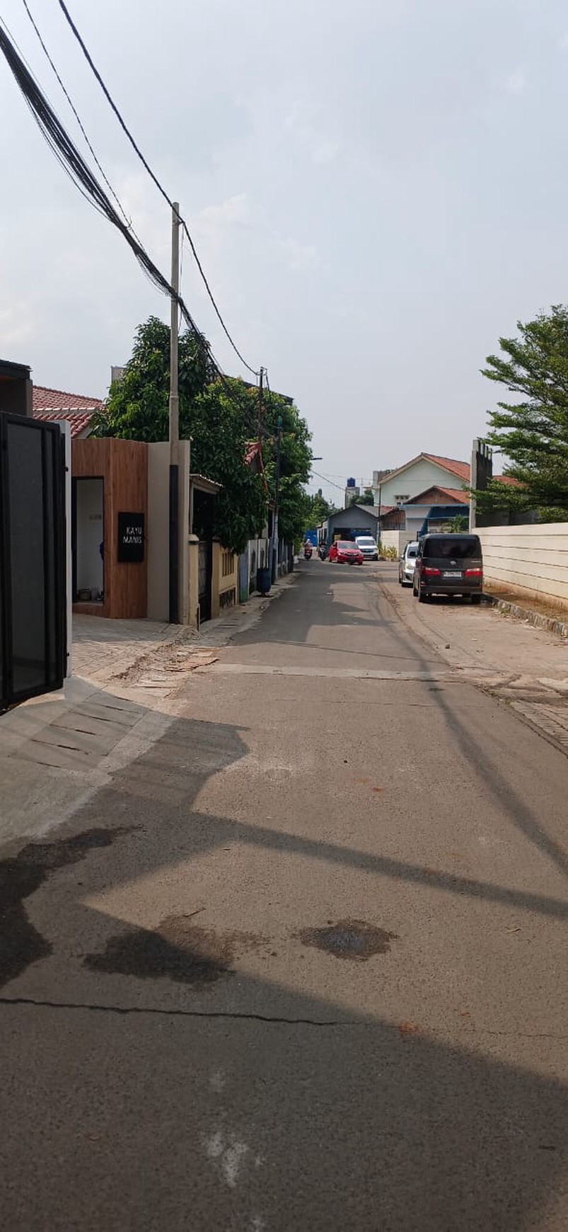 Rumah brand new, minimalis dalam Cluster di Ciputat.