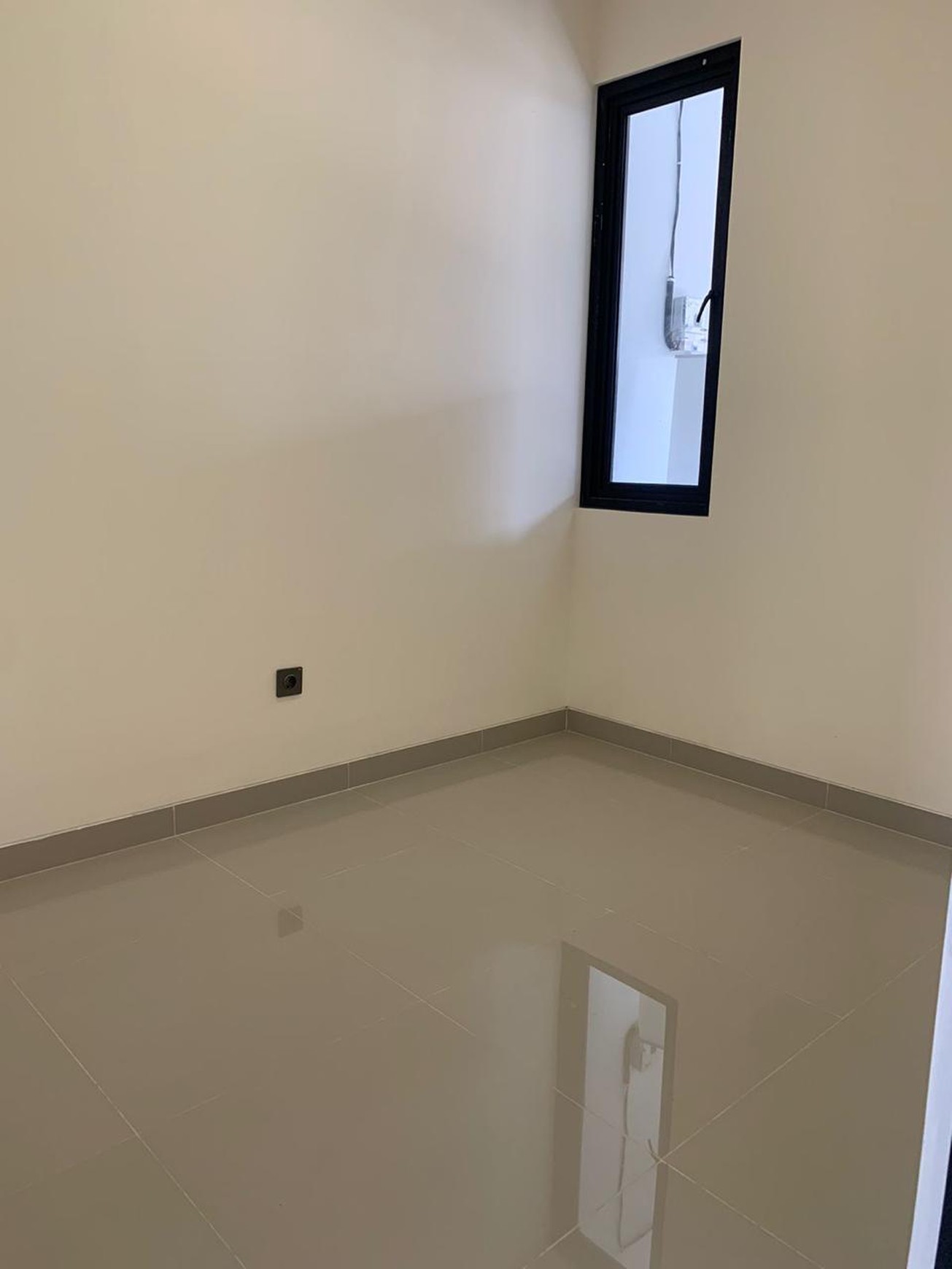 Rumah brand new, minimalis dalam Cluster, keamanan 24 Jam di Ciputat