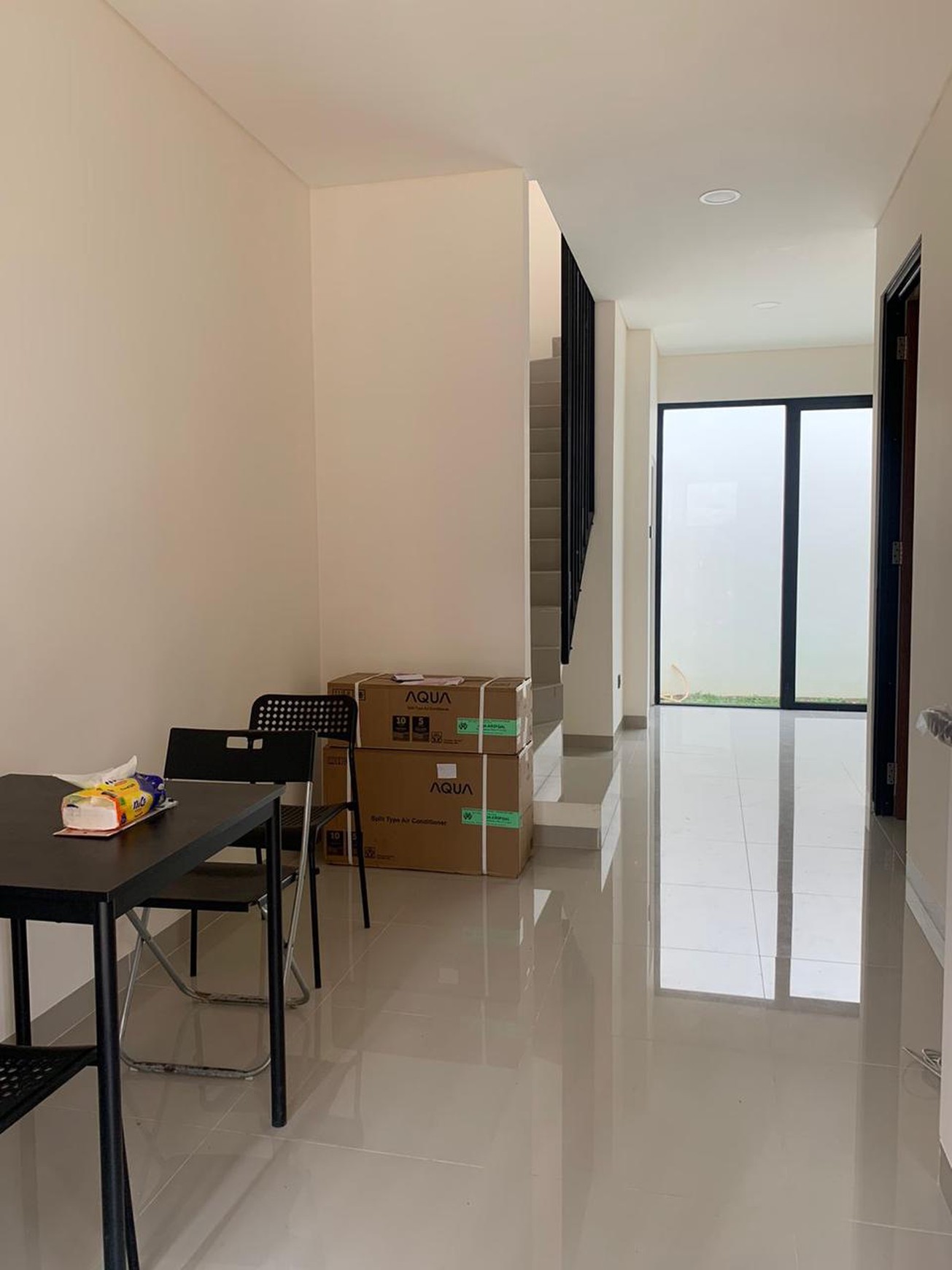 Rumah brand new, minimalis dalam Cluster, keamanan 24 Jam di Ciputat