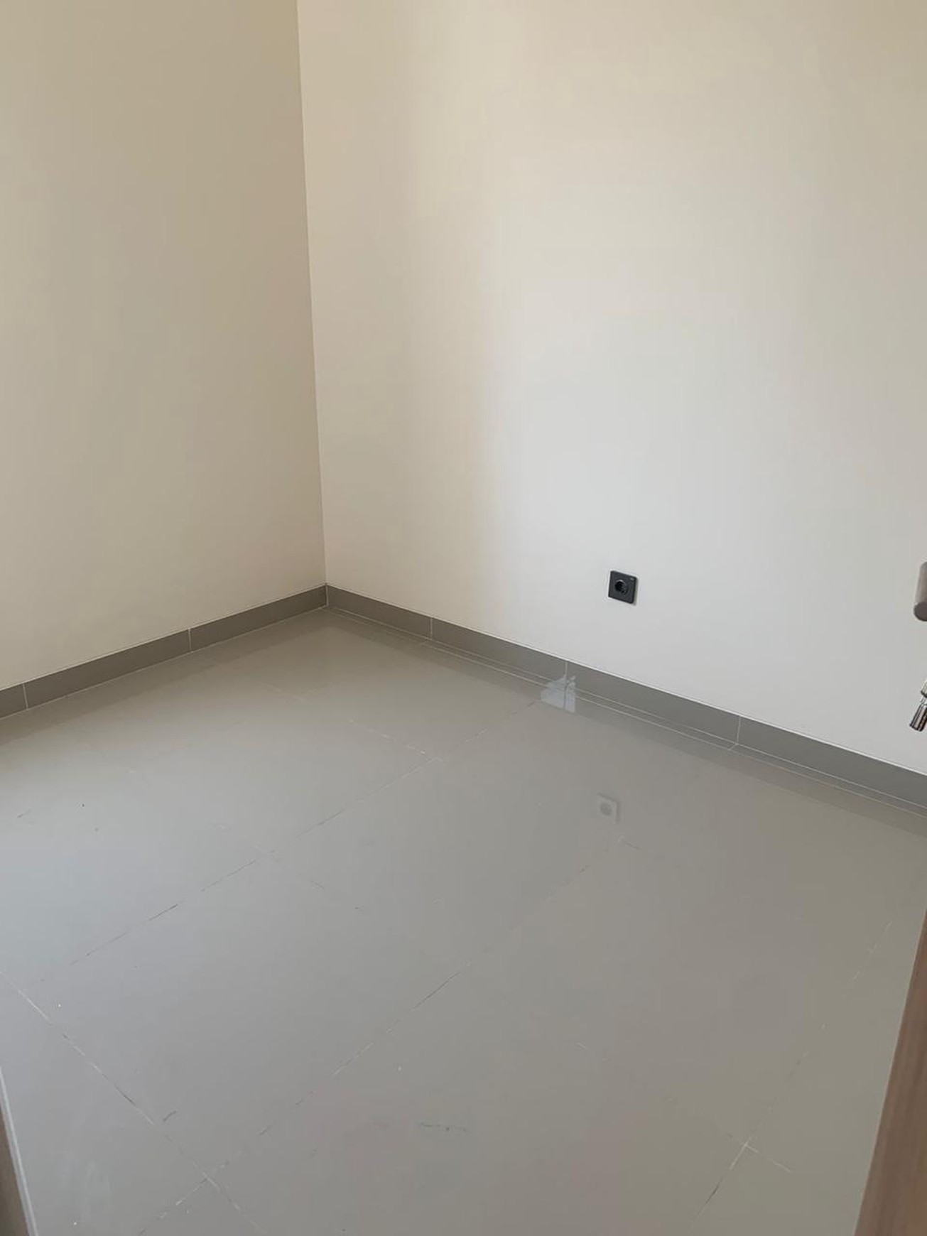 Rumah brand new, minimalis dalam Cluster, keamanan 24 Jam di Ciputat