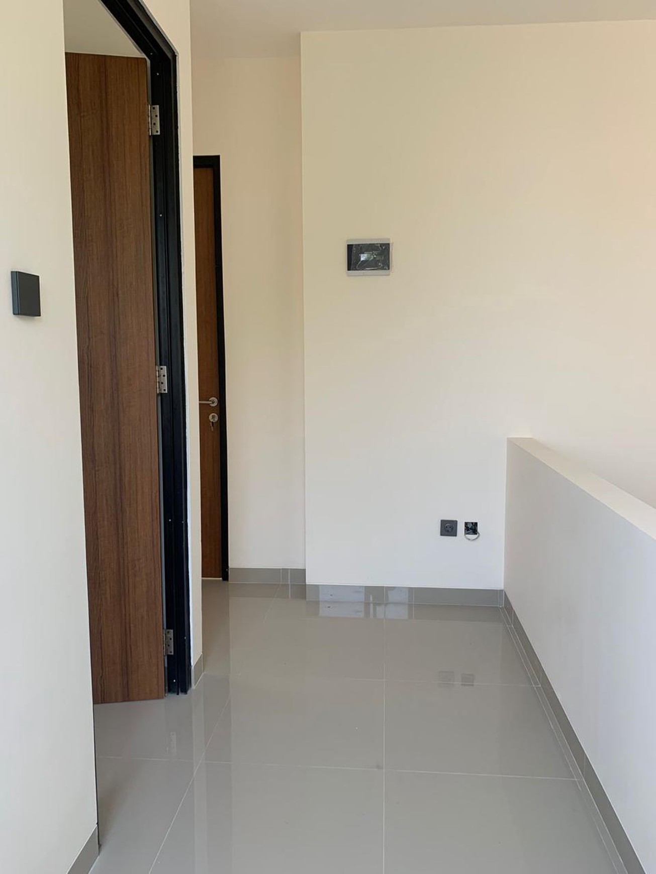 Rumah brand new, minimalis dalam Cluster, keamanan 24 Jam di Ciputat