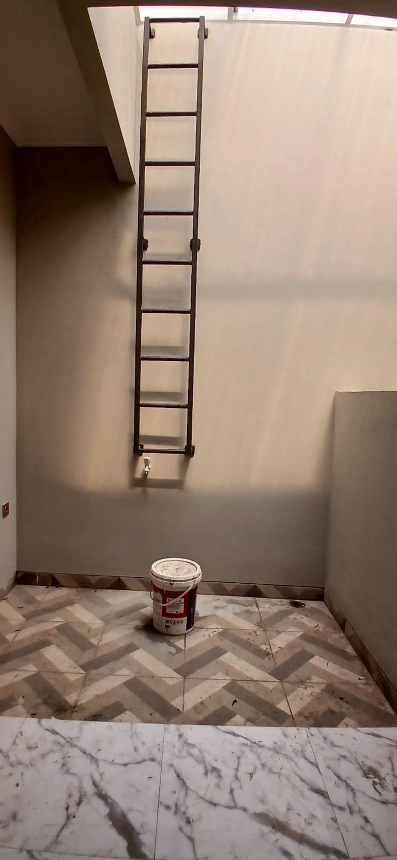 Rumah Brand new, minimalis, dalam cluster di Larangan.