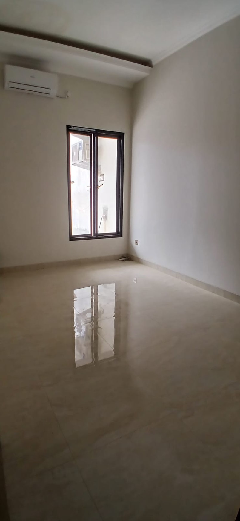 Rumah Brand new, minimalis, dalam cluster di Larangan.