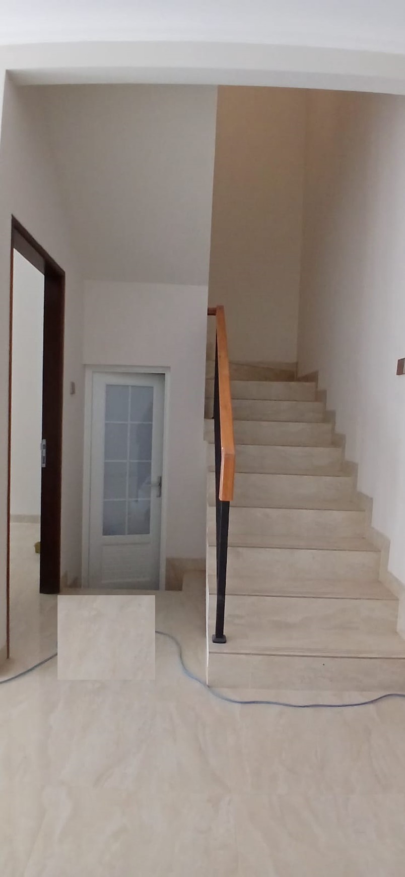 Rumah Brand new, minimalis, dalam cluster di Larangan.