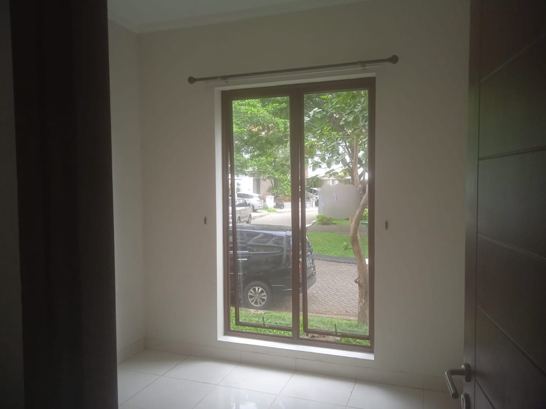 Rumah siap huni, bebas banjir da;am cluster di Bintaro Sektor 9