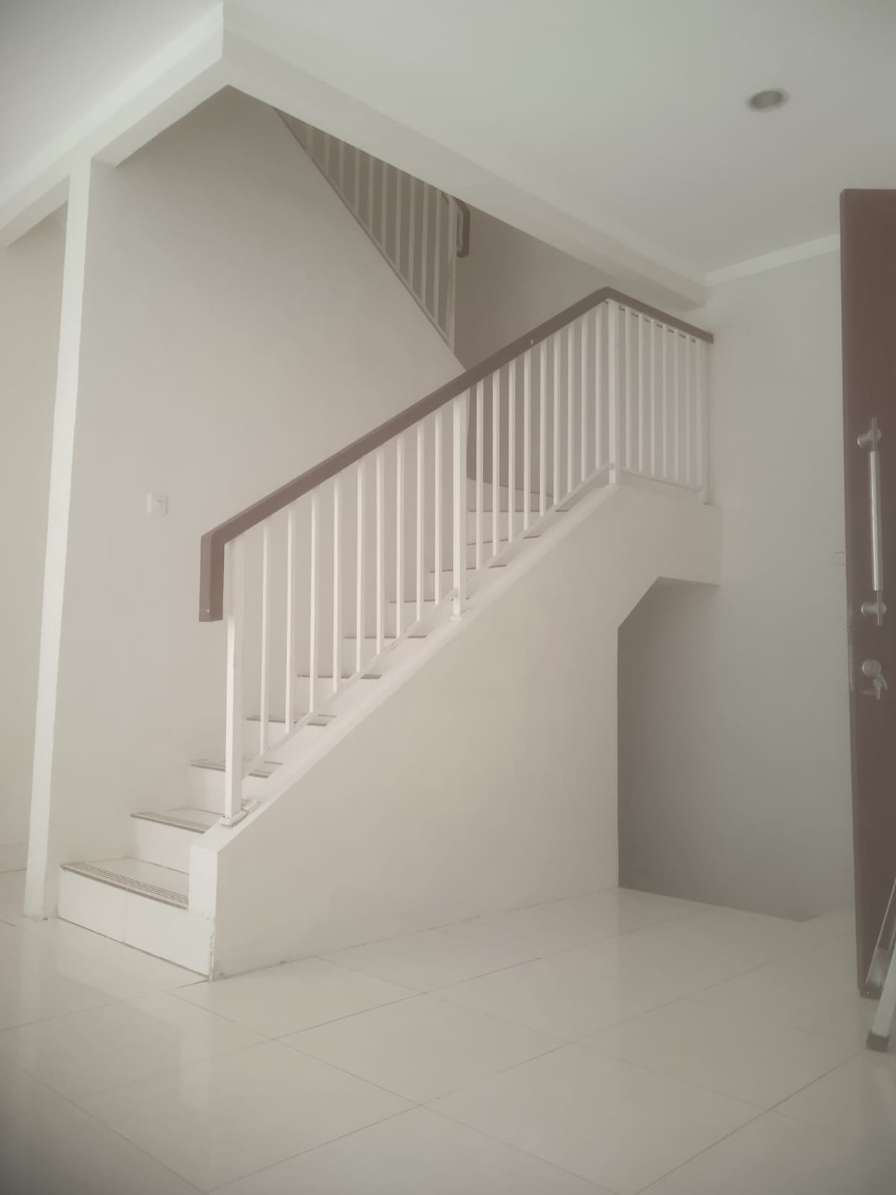 Rumah siap huni, bebas banjir da;am cluster di Bintaro Sektor 9