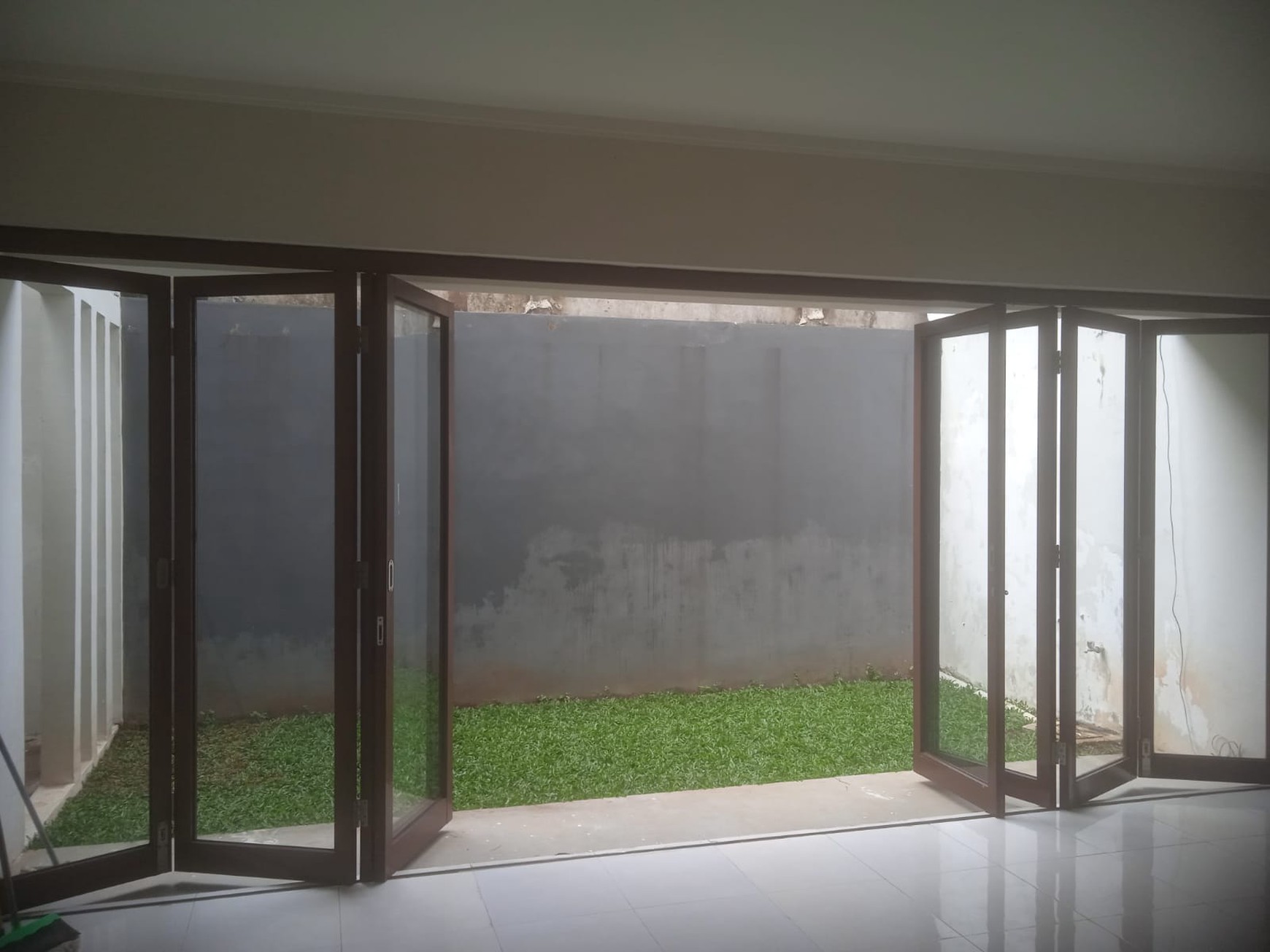 Rumah siap huni, bebas banjir da;am cluster di Bintaro Sektor 9