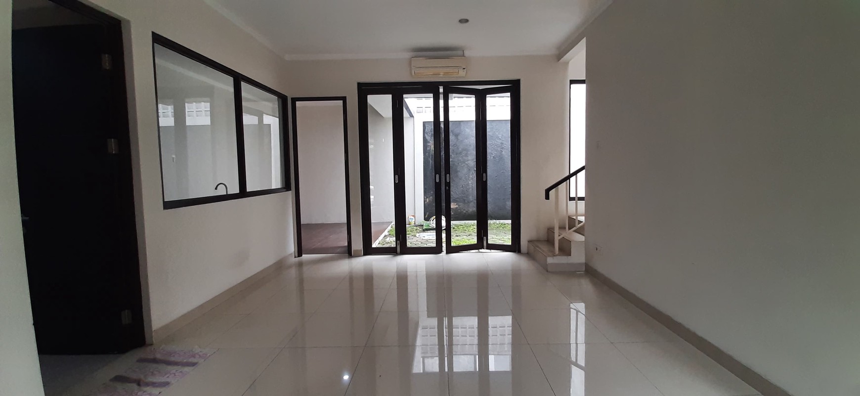 Rumah siap huni, bebas banjir da;am cluster di Bintaro Sektor 9