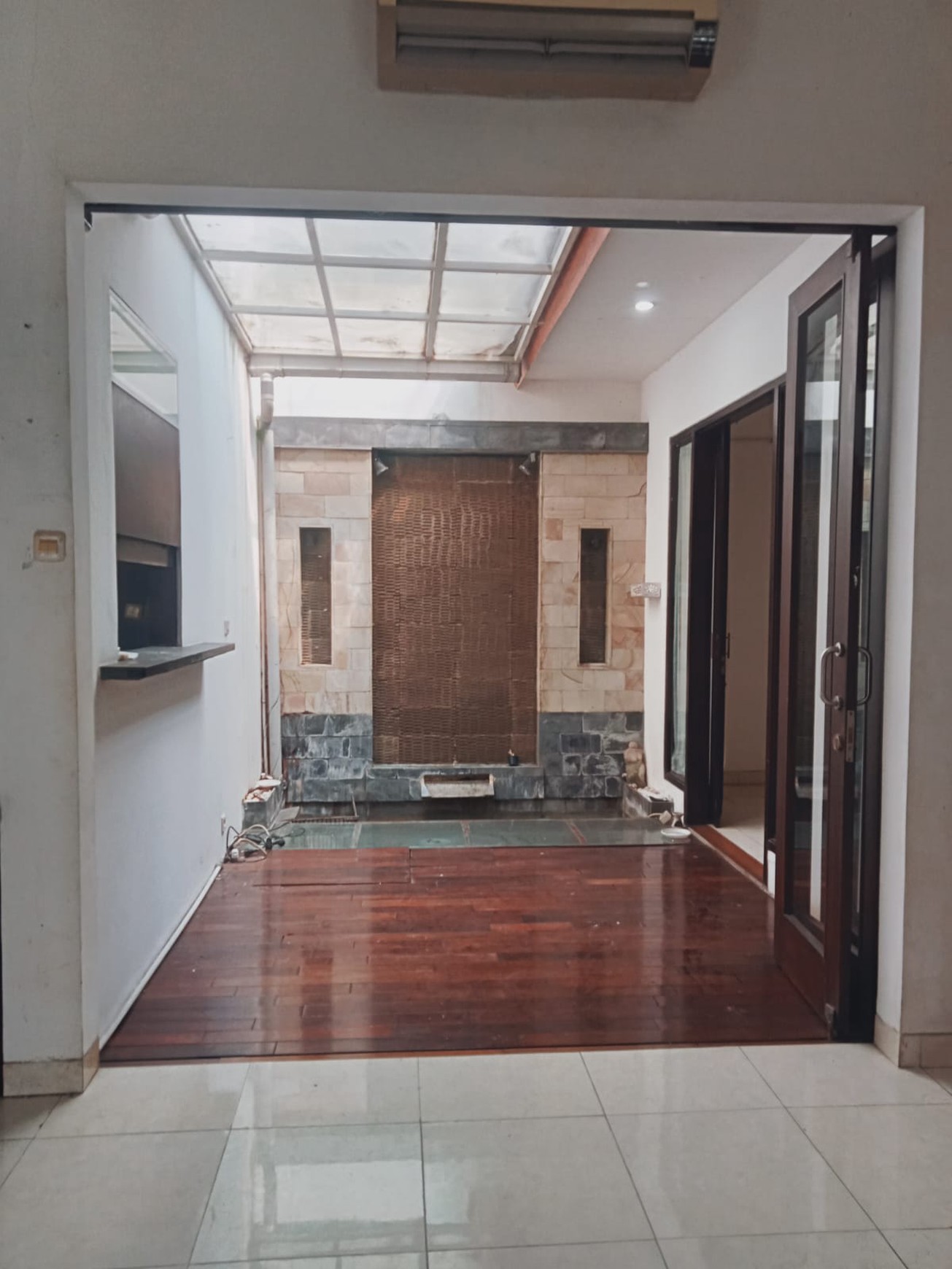 Rumah Bagu Di Emerald Residence Bintaro Jaya Sektor 9