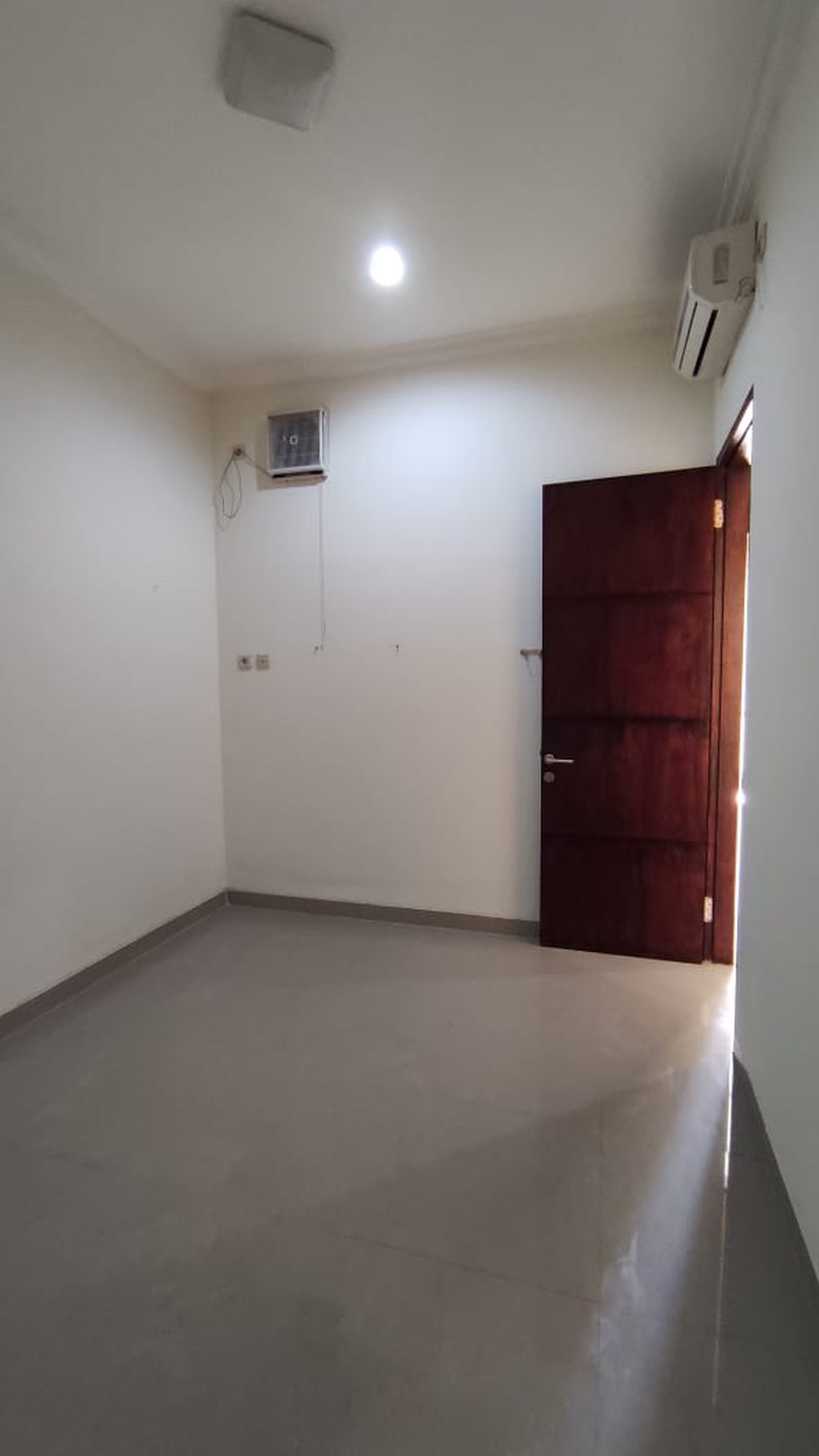 DIJUAL MURAH! Rumah di Darmo Permai Utara Siap Huni & Sudah Renovasi