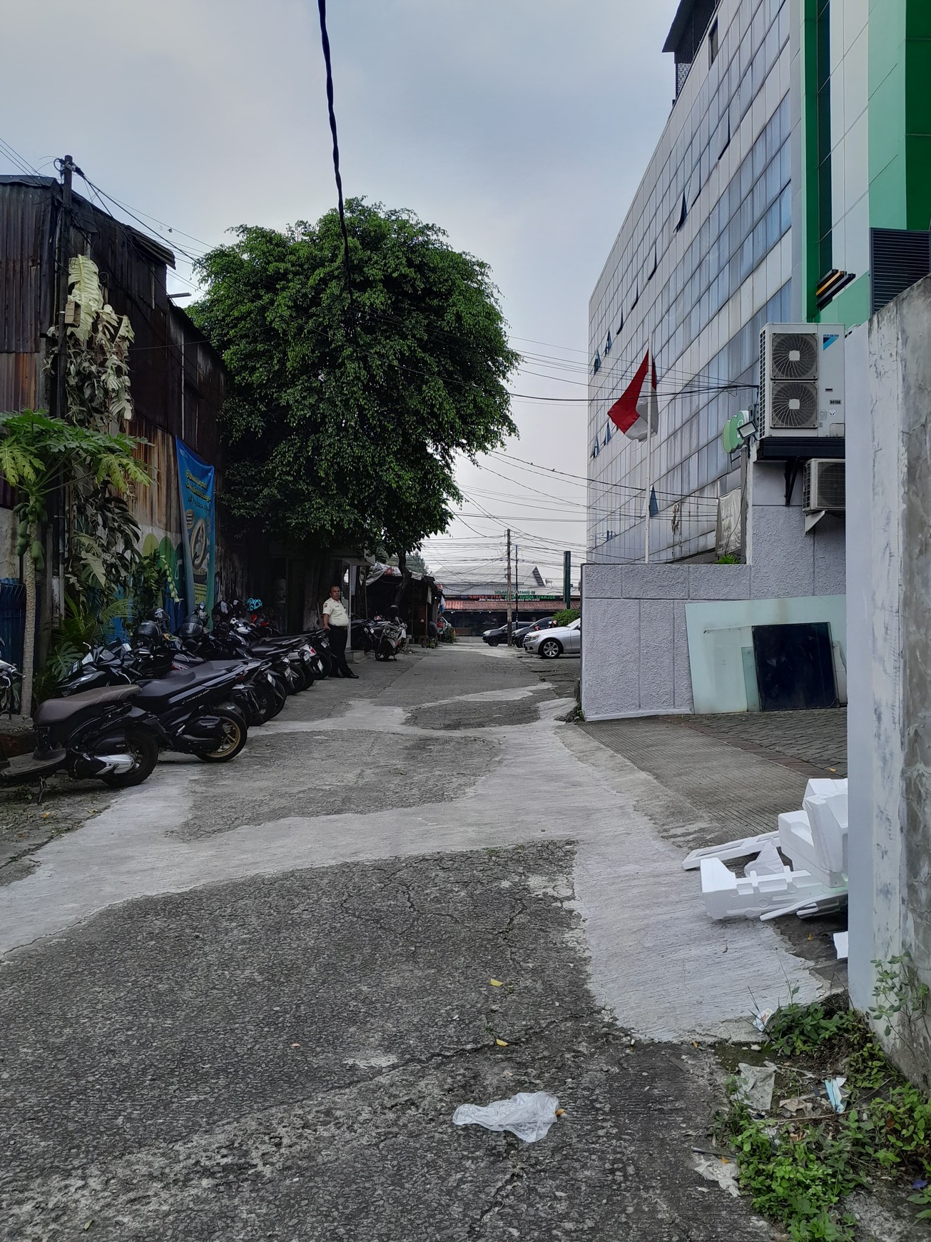 Rumah Bagus Di RC Veteran, Jl Garuda Veteran Bintaro Jakarta Selatan