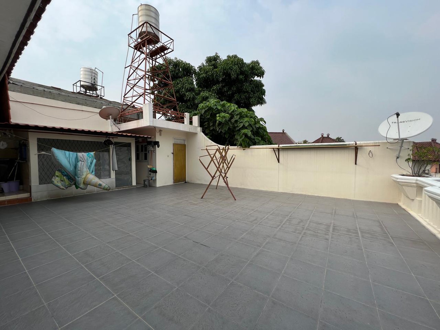 Rumah Bagus Di Jl Karya, Komp Caltex Cirendeu Jakarta Selatan