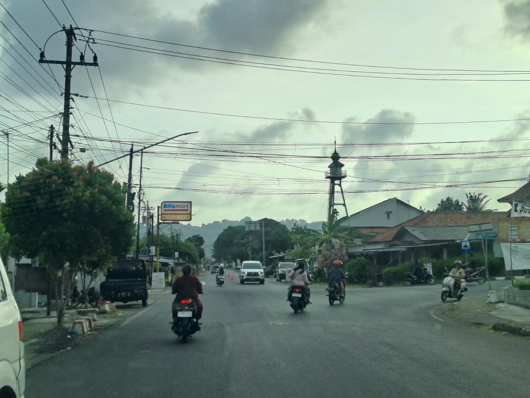 LAHAN KOMERSIL PINGGIR JALAN CILACAP SELATAN, AKSES MUDAH KE JERUKLEGI, MAJENANG, KESUGIHAN