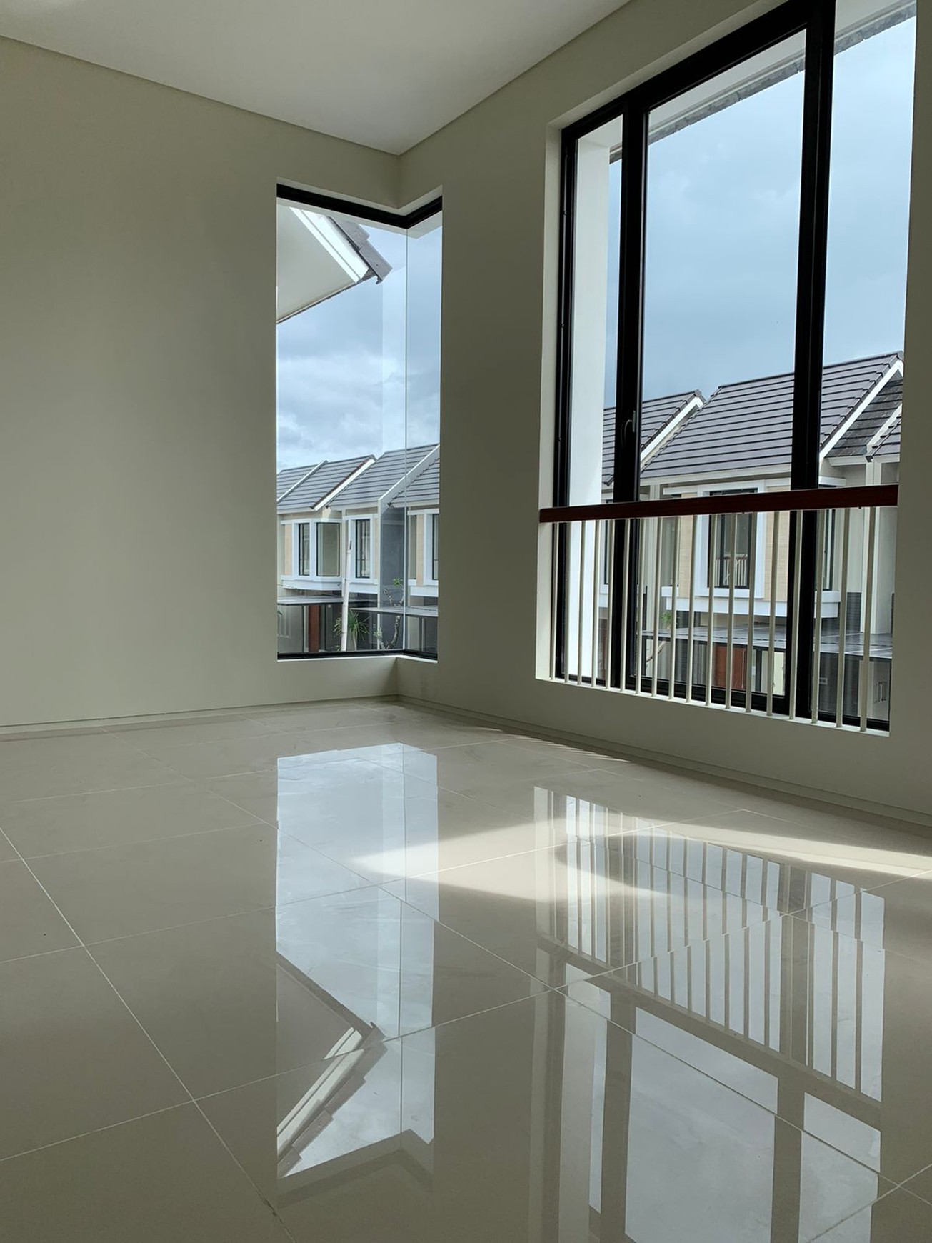 Dijual Rumah modern minimalis 2lantai NorthWest Hill Citraland Surabaya Barat