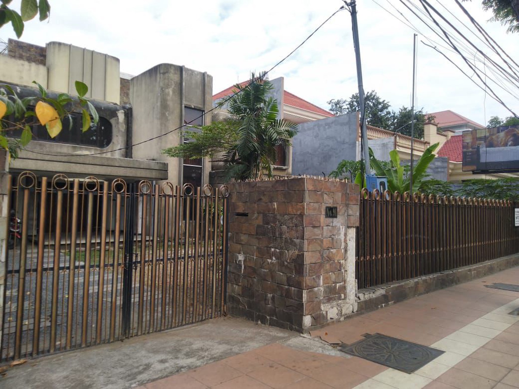Dijual Rumah di Raya Darmo Surabaya pusat