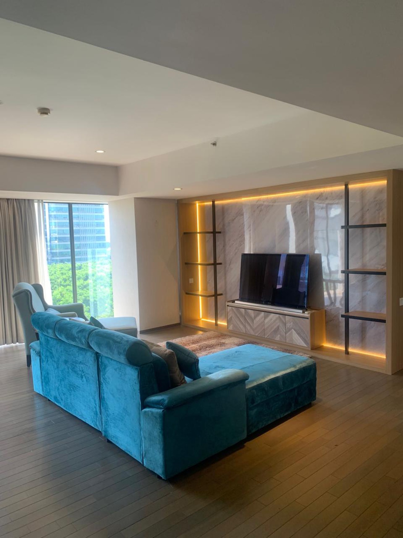 Hunian Mewah di Verde One, 2 bedroom, Luas 167 m², lokasi Super Strategis, hanya berjalan kaki ke Stasiun LRT