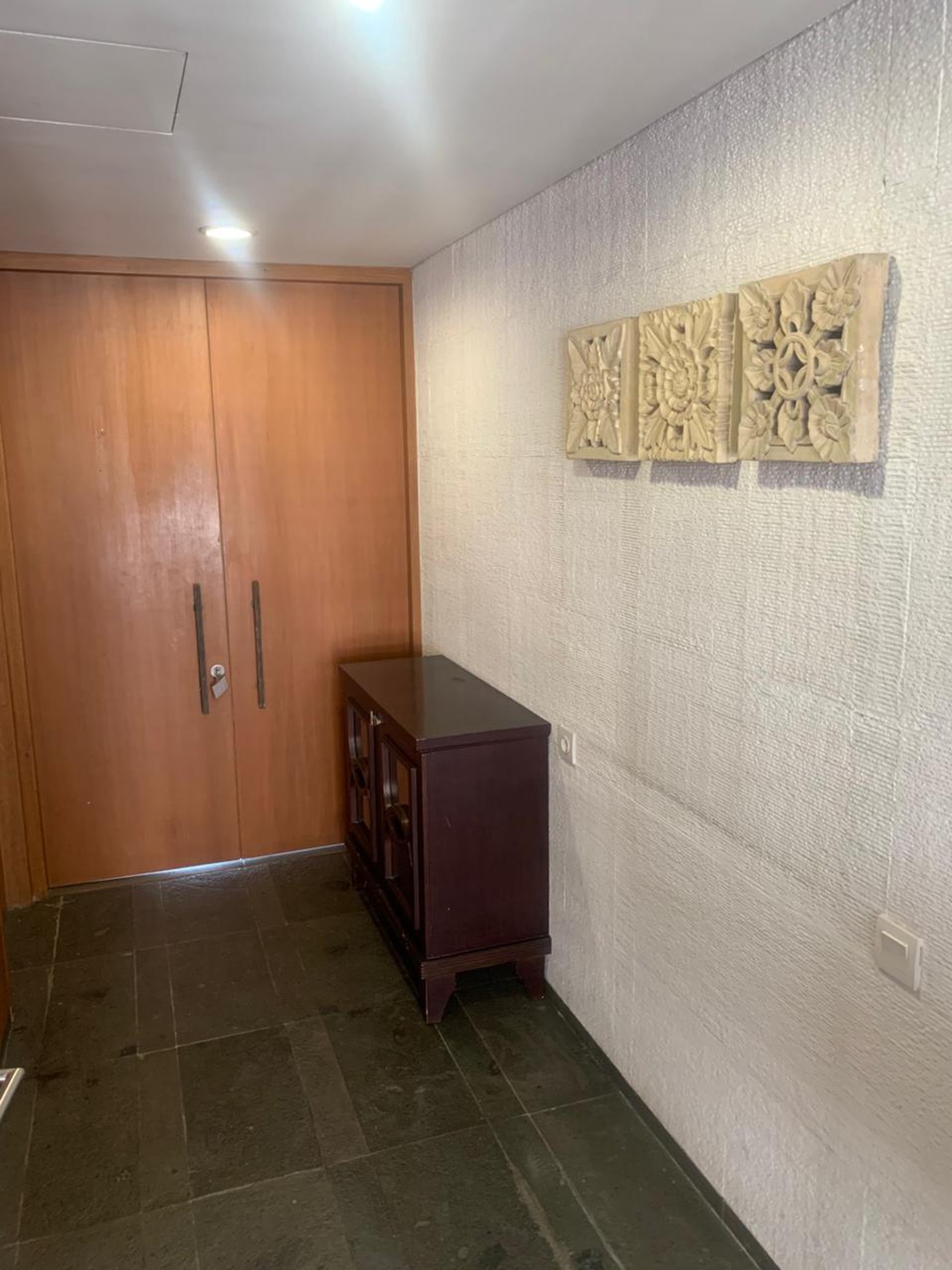 Hunian Mewah di Verde One, 2 bedroom, Luas 167 m², lokasi Super Strategis, hanya berjalan kaki ke Stasiun LRT