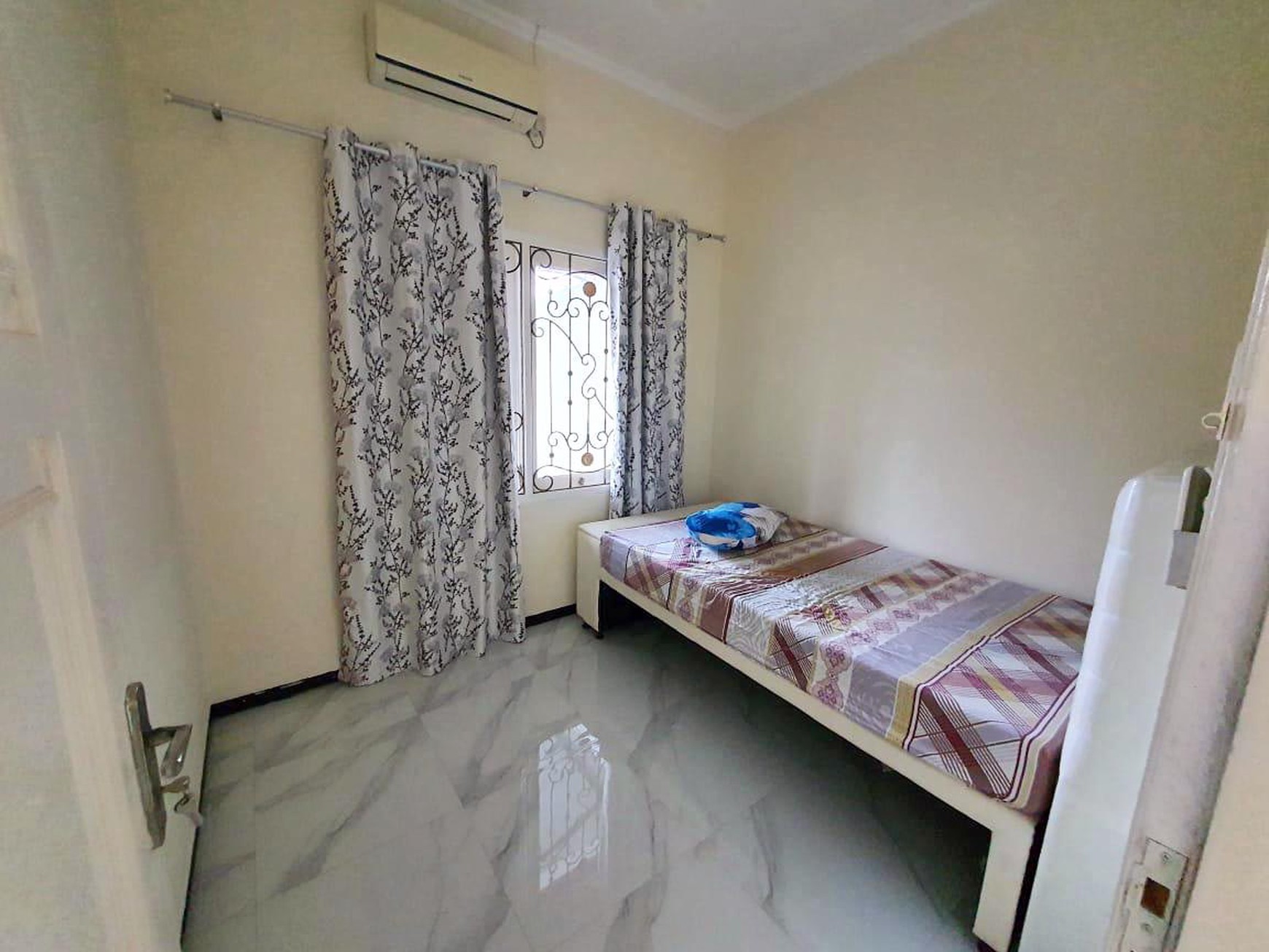 Rumah di Nirwana Eksekutif Surabaya Timur, Furnished, Siap Huni - NH -