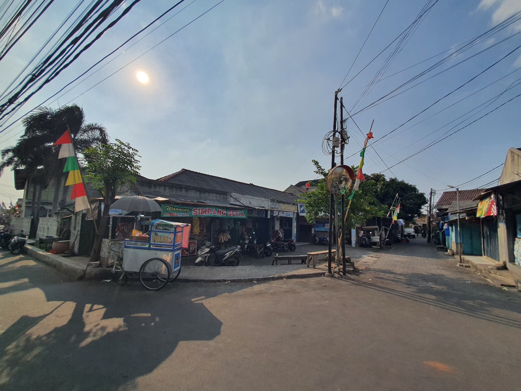 DiJual Gudang dengan Area Parkir Luas @Cipadu, Larangan.