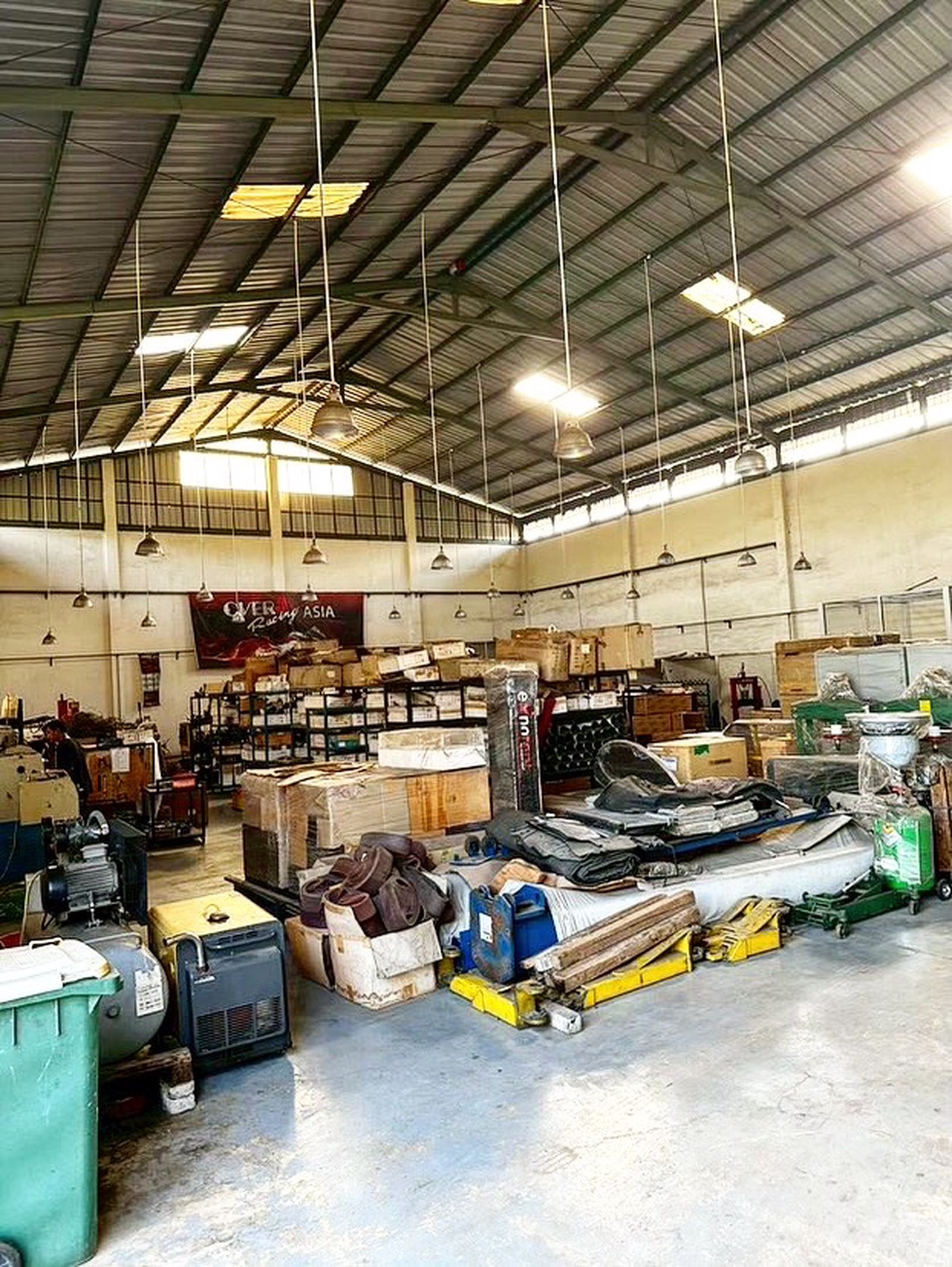 Gudang di kawasan Tajur Halang Bogor, cocok untuk di bangun cluster
