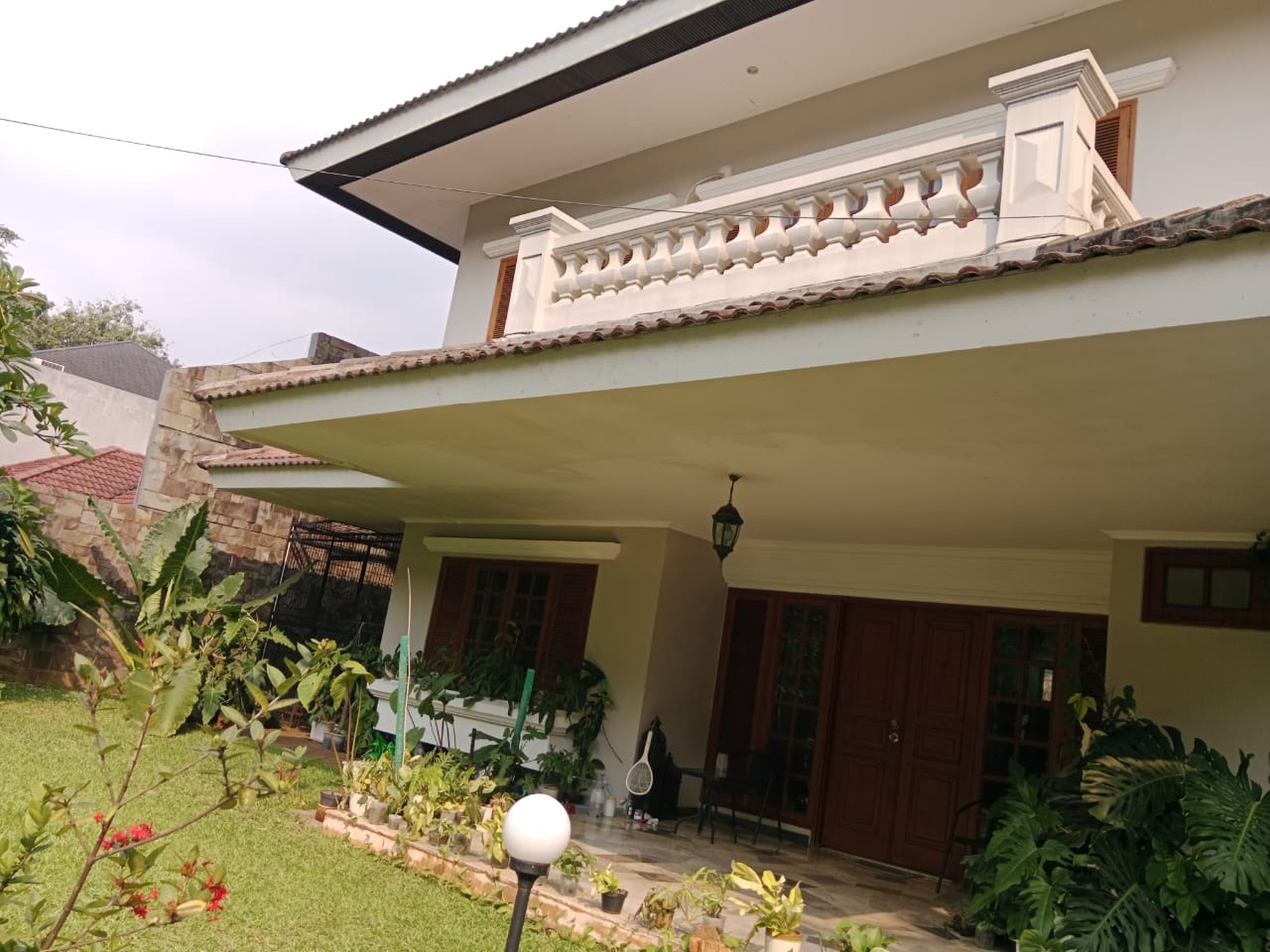 RUMAH CANTIK DI KAWASAN SENAYAN