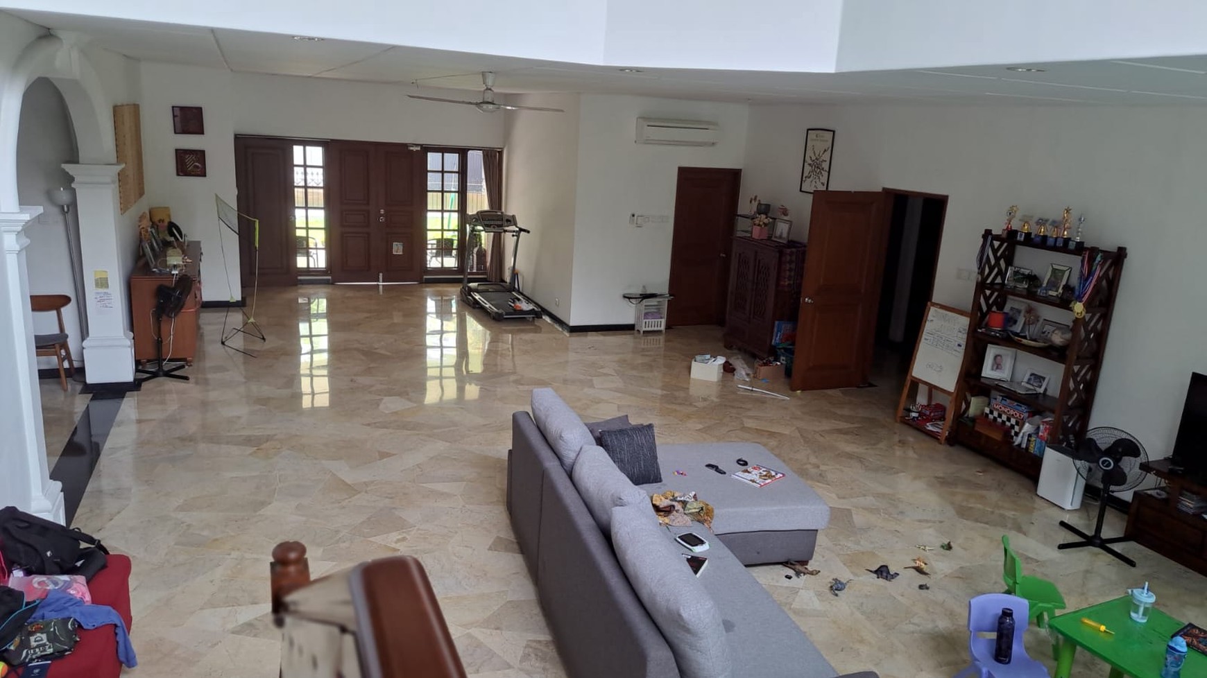 RUMAH CANTIK DI KAWASAN SENAYAN