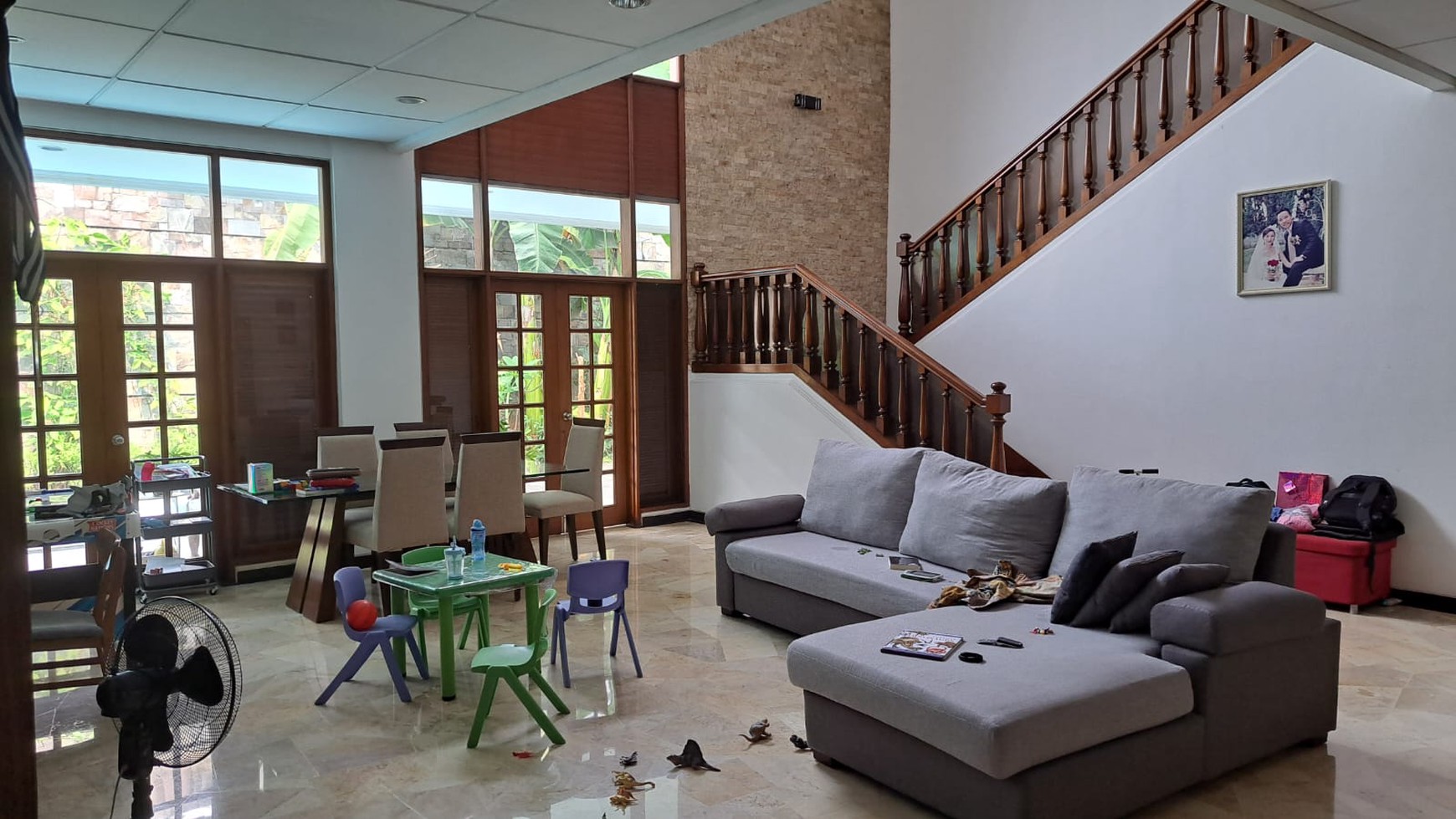 RUMAH CANTIK DI KAWASAN SENAYAN