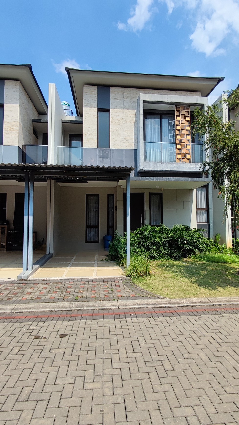 Rent. Rumah bagus Mozia Aure, BSD