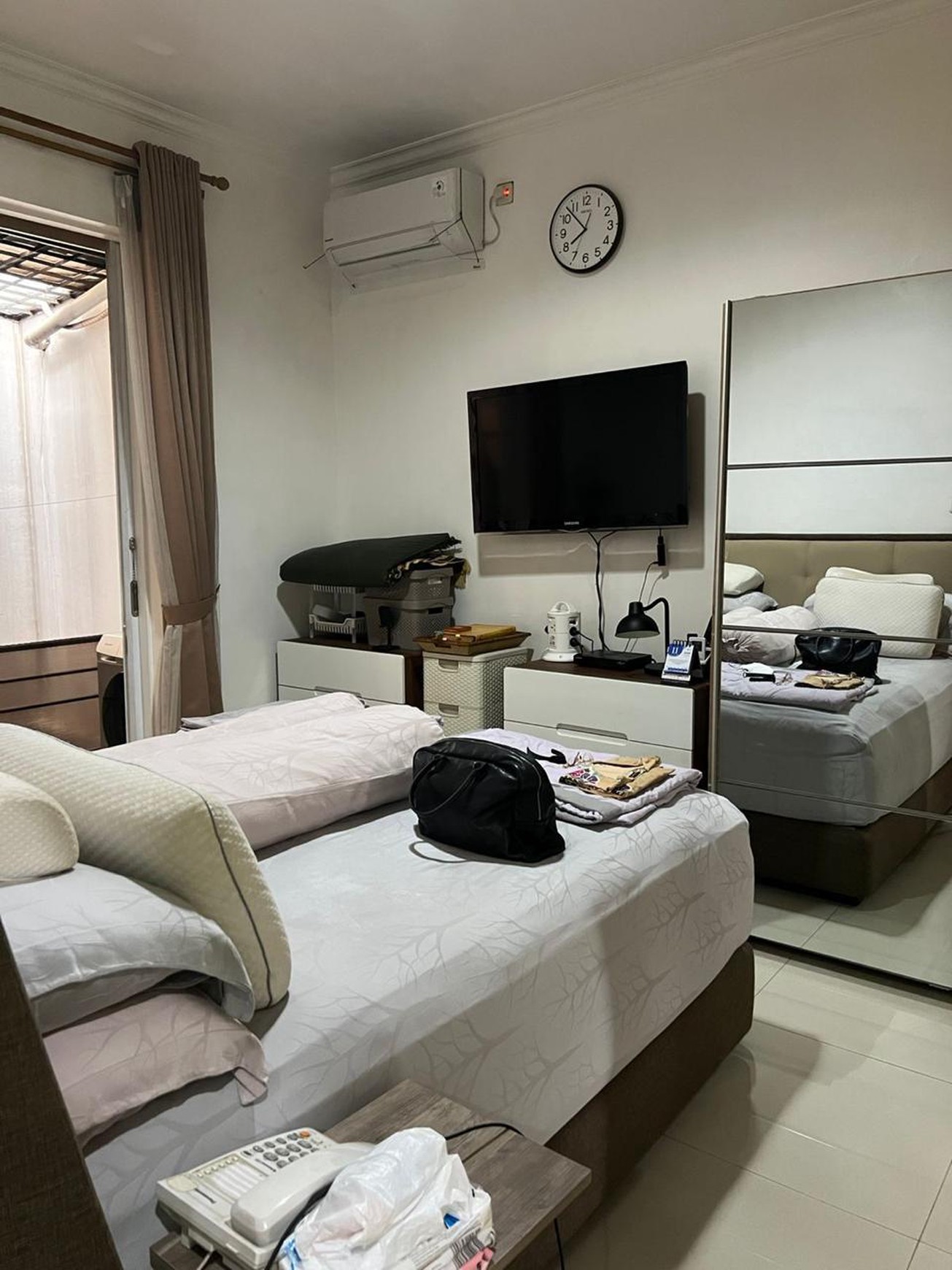 Rumah Siap huni,jalan lebar,dekat Mall di Pondok Indah Jakarta Selatan