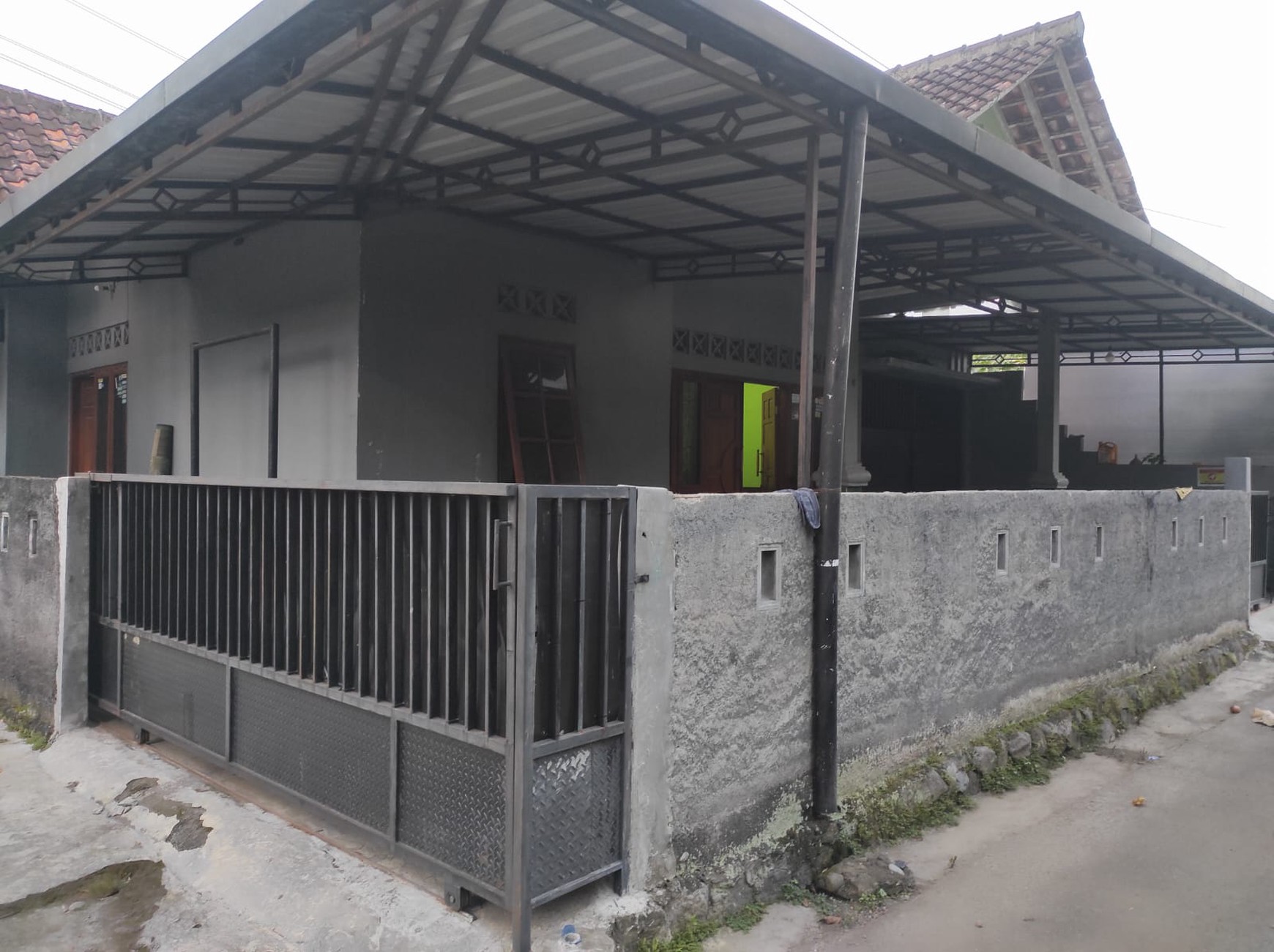 Rumah Tinggal 4 Kamar Lokasi Wedomartani Ngemplak Sleman