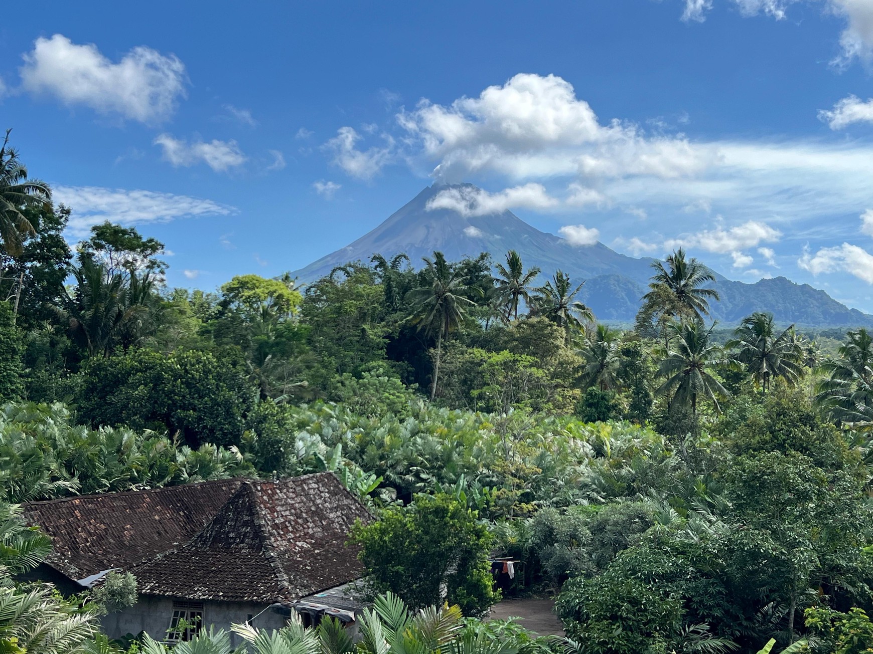 Rumah Mewah Cocok Untuk Villa View Merapi Lokasi Dekat Pasar Balerantre Turi Sleman
