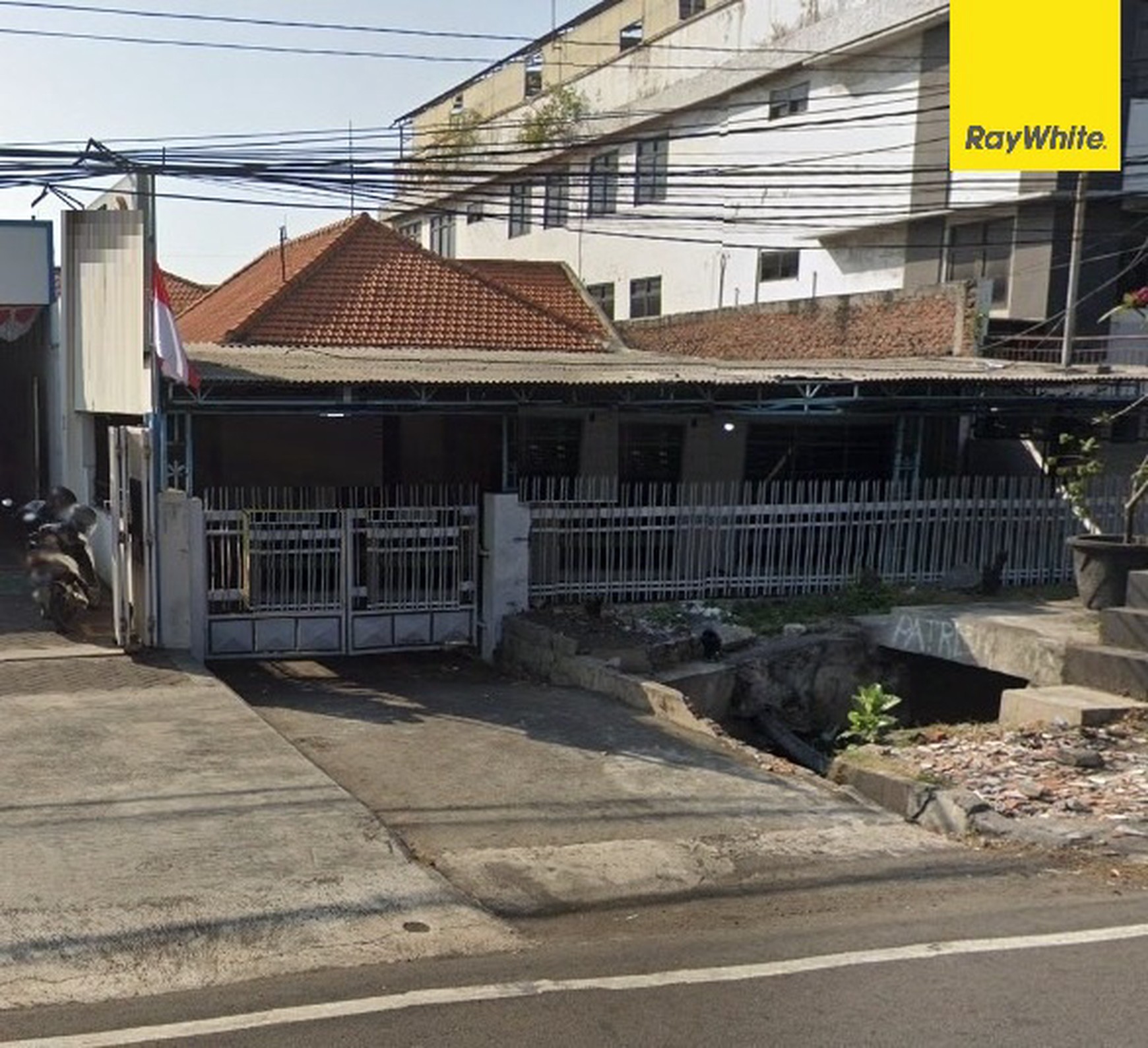 Dijual Rumah di Nol Jalan Raya Perak Timur Surabaya
