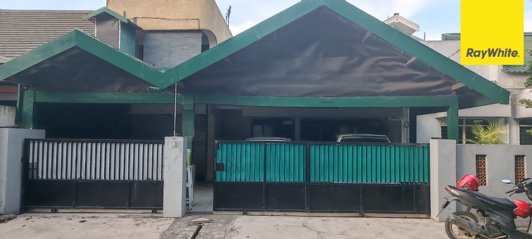 Dijual Rumah 2 lantai SHM di Prapen Indah Surabaya