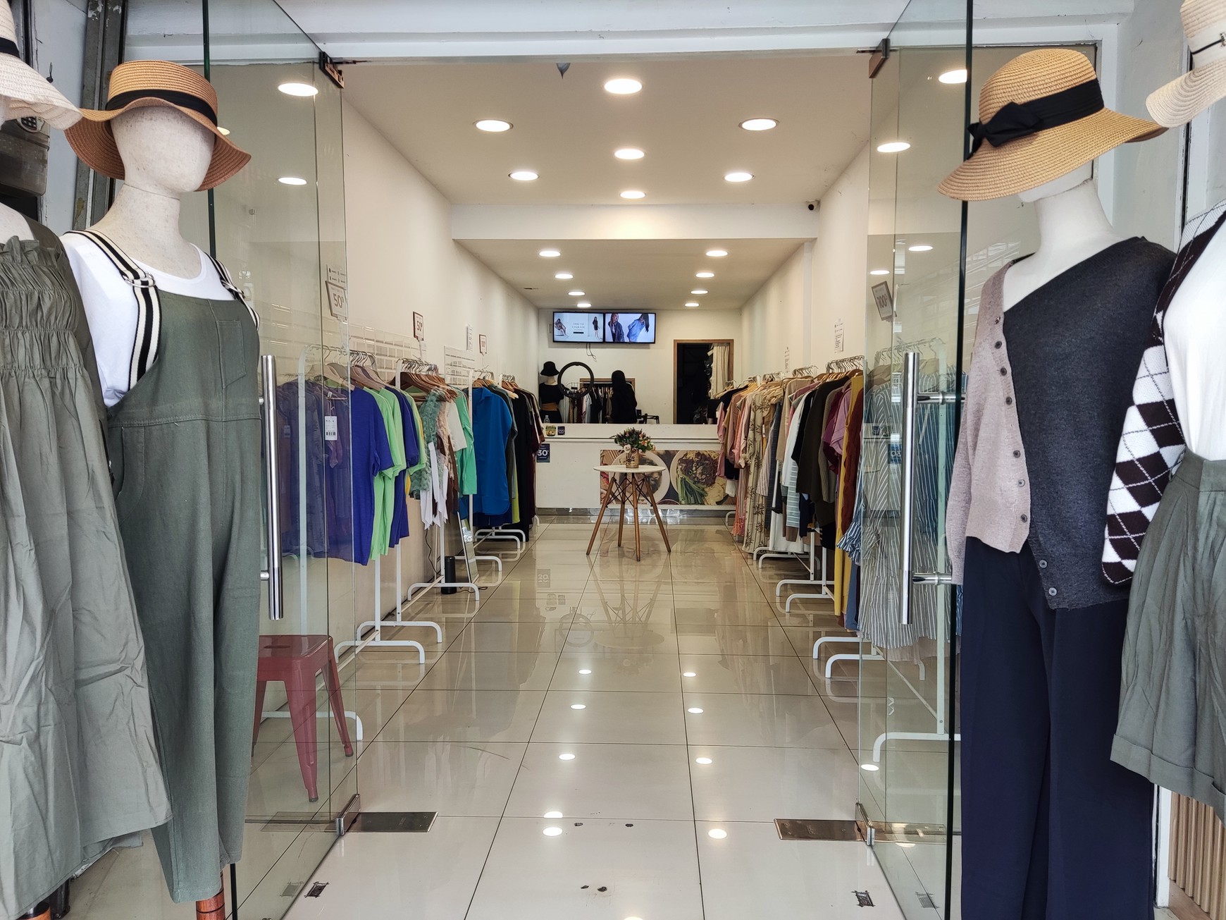 STRATEGIS! Ruko Produktif 3 Lantai di Sayap Asia Afrika, Bandung!