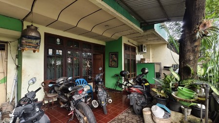 RUMAH LUAS 200 M&#xb2; DI RUNGKUT ASRI - HARGA MURAH!
