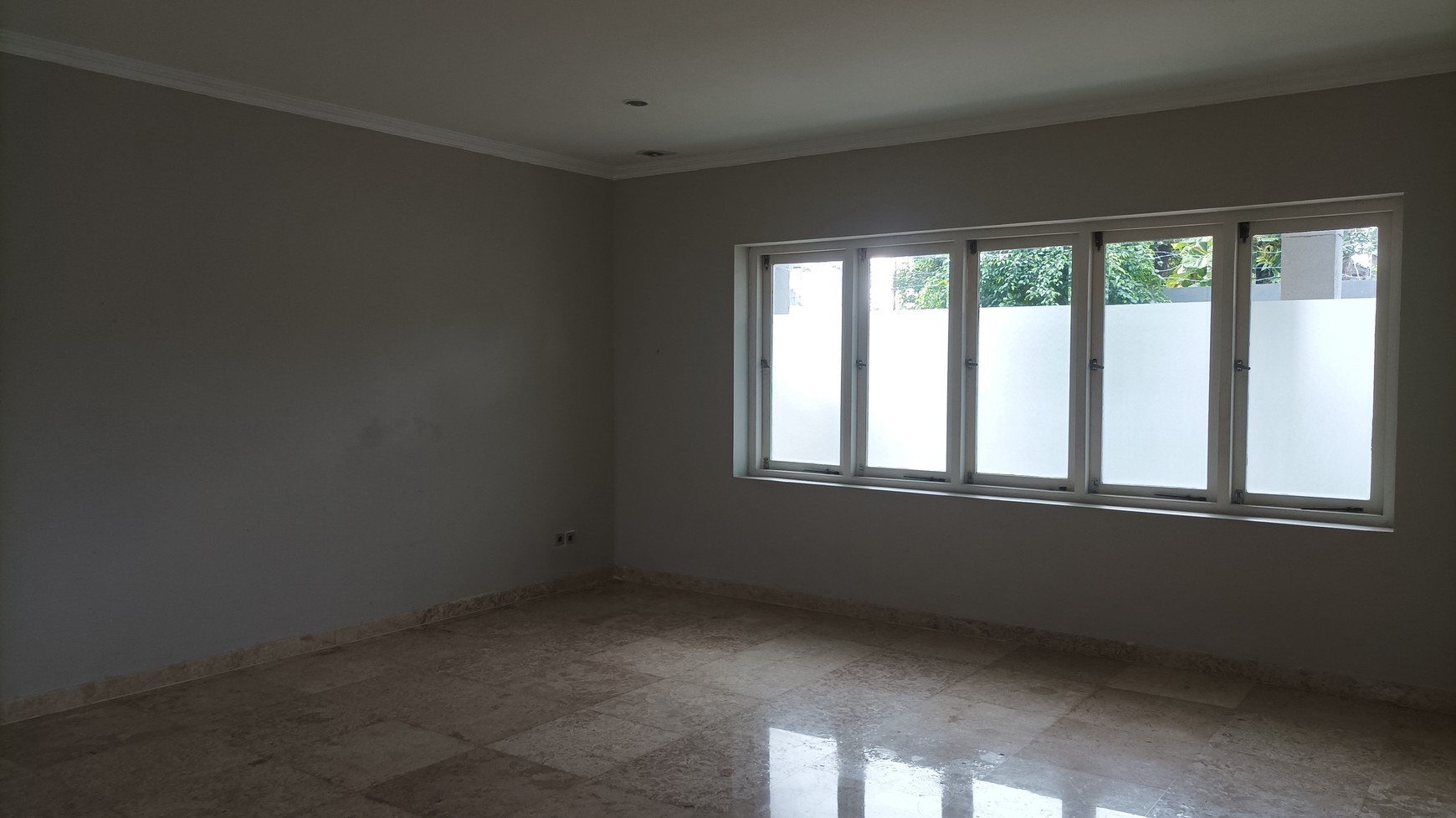 DIsewa Rumah 2 Lantai di Cikini, Jakarta Pusat