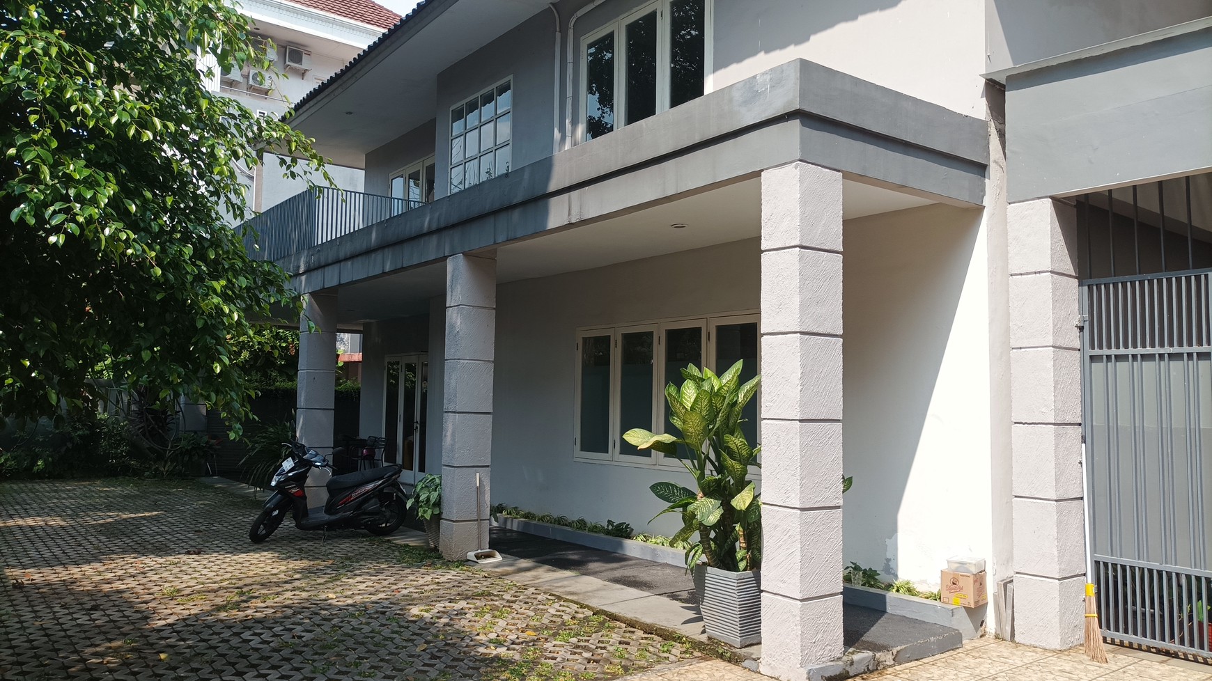 DIsewa Rumah 2 Lantai di Cikini, Jakarta Pusat
