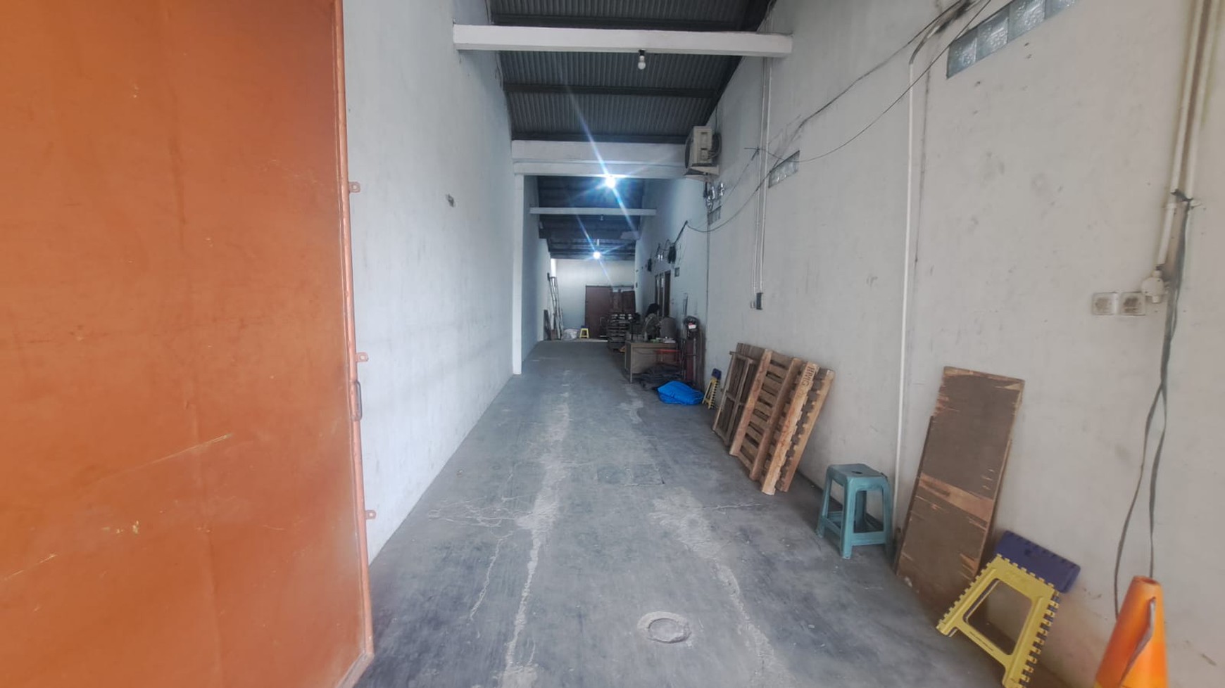 Disewakan Ruang Usaha Lokasi Dekat Pasar Sambilegi Maguwoharjo Depok Sleman