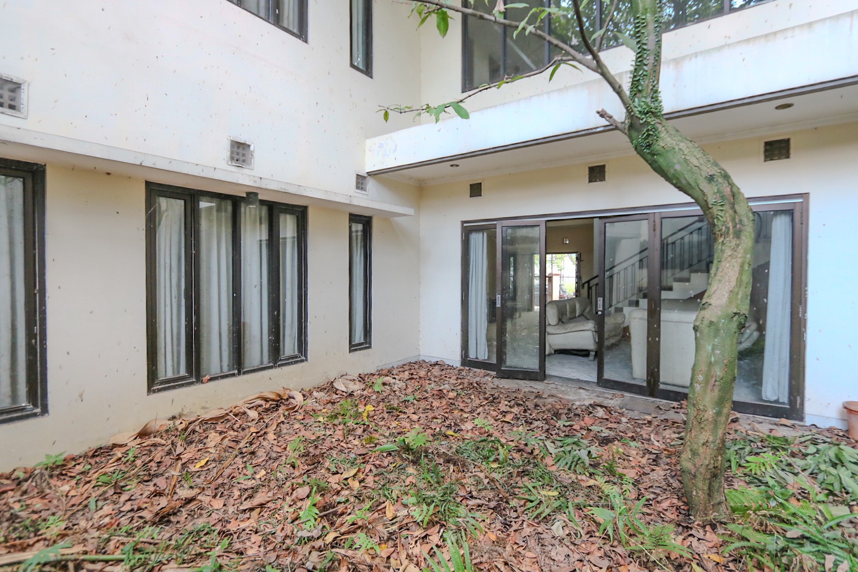 RUMAH NYAMAN LINGKUNGAN ELIT, BATUNUNGGAL