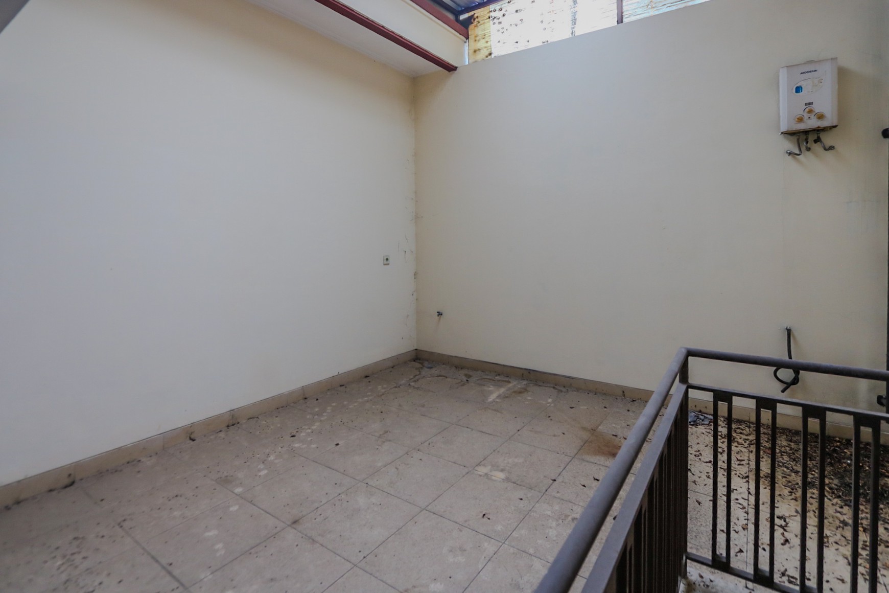 RUMAH NYAMAN LINGKUNGAN ELIT, BATUNUNGGAL