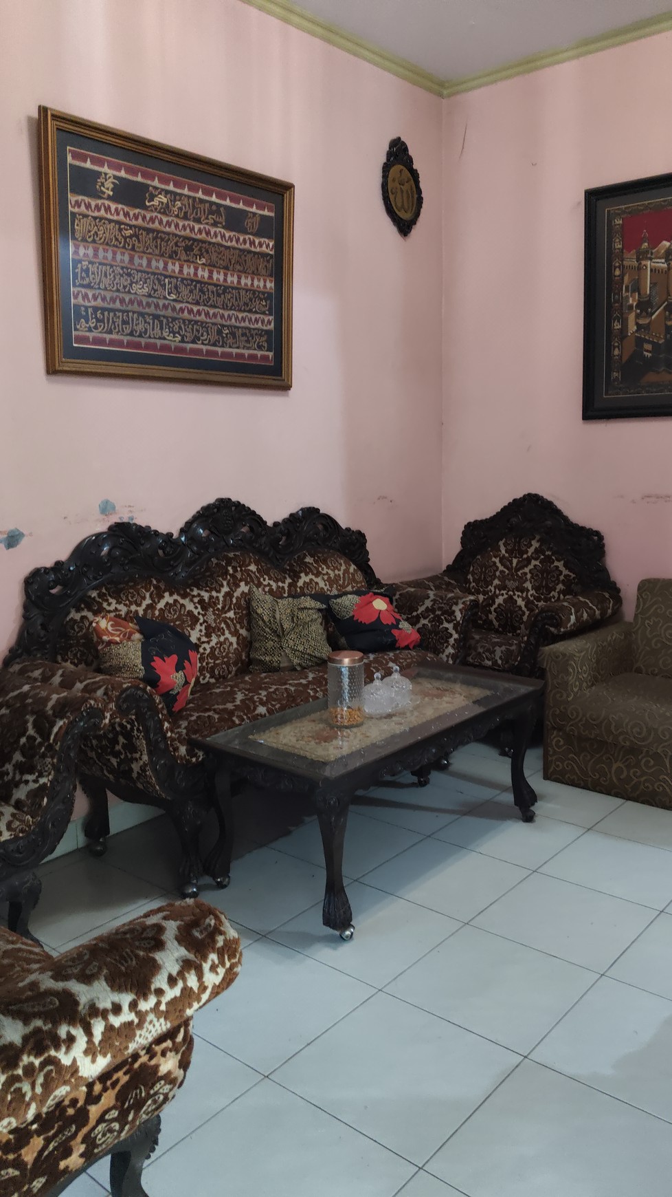Rumah 2 Lantai di Jakarta Selatan dengan KT 5+1 KM 4+1 sudah SHM