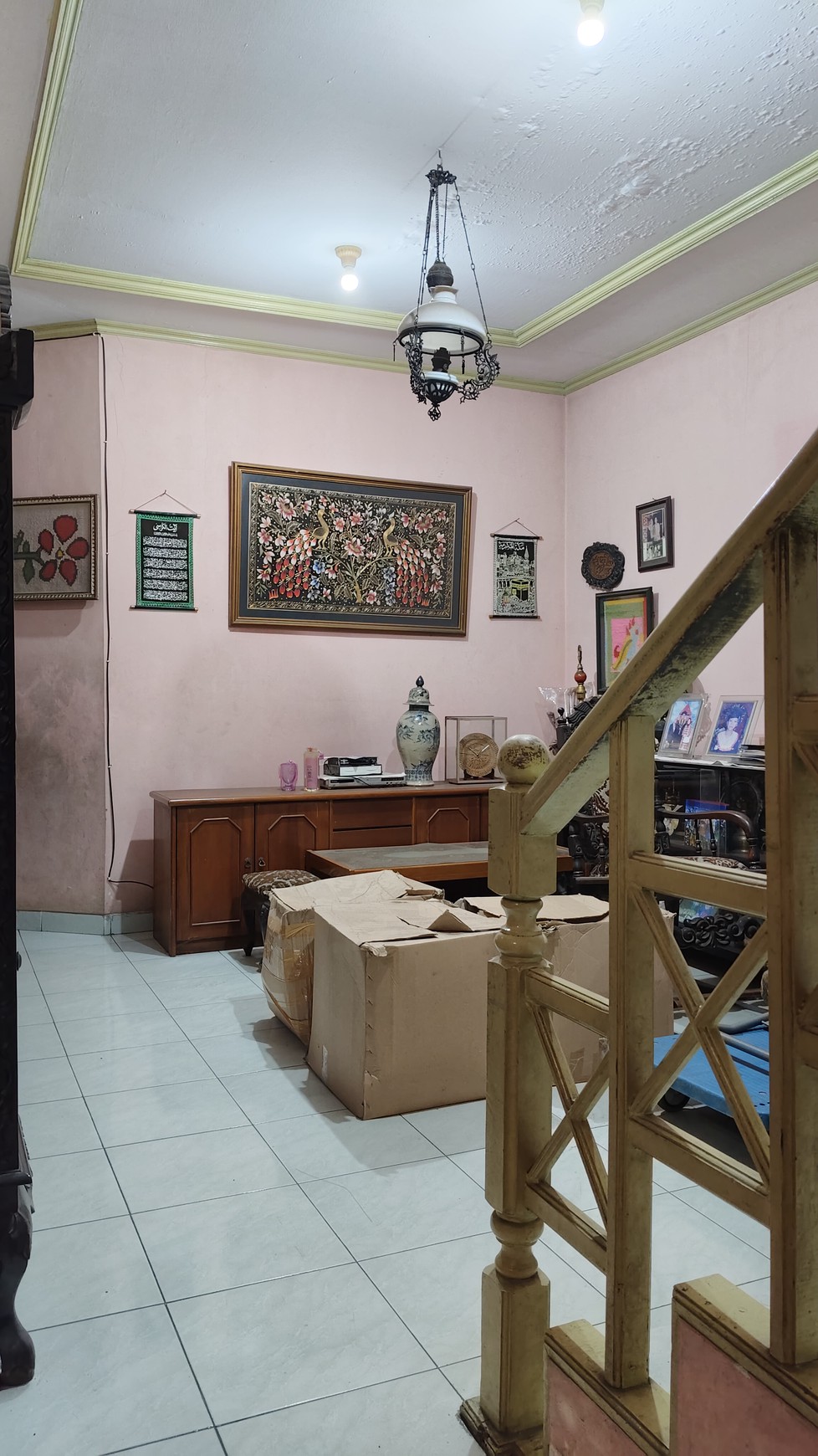 Rumah 2 Lantai di Jakarta Selatan dengan KT 5+1 KM 4+1 sudah SHM