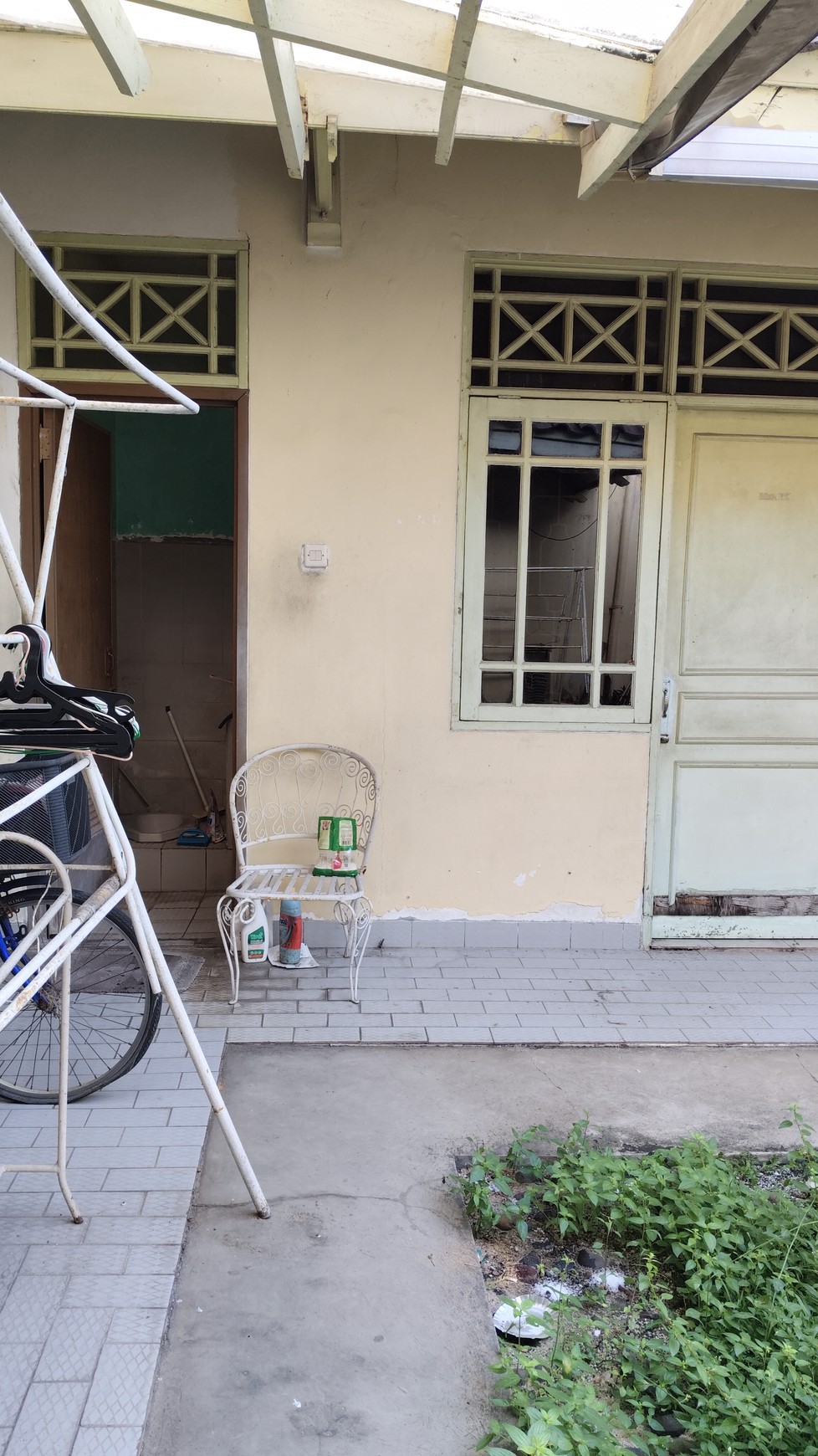 Rumah 2 Lantai di Jakarta Selatan dengan KT 5+1 KM 4+1 sudah SHM